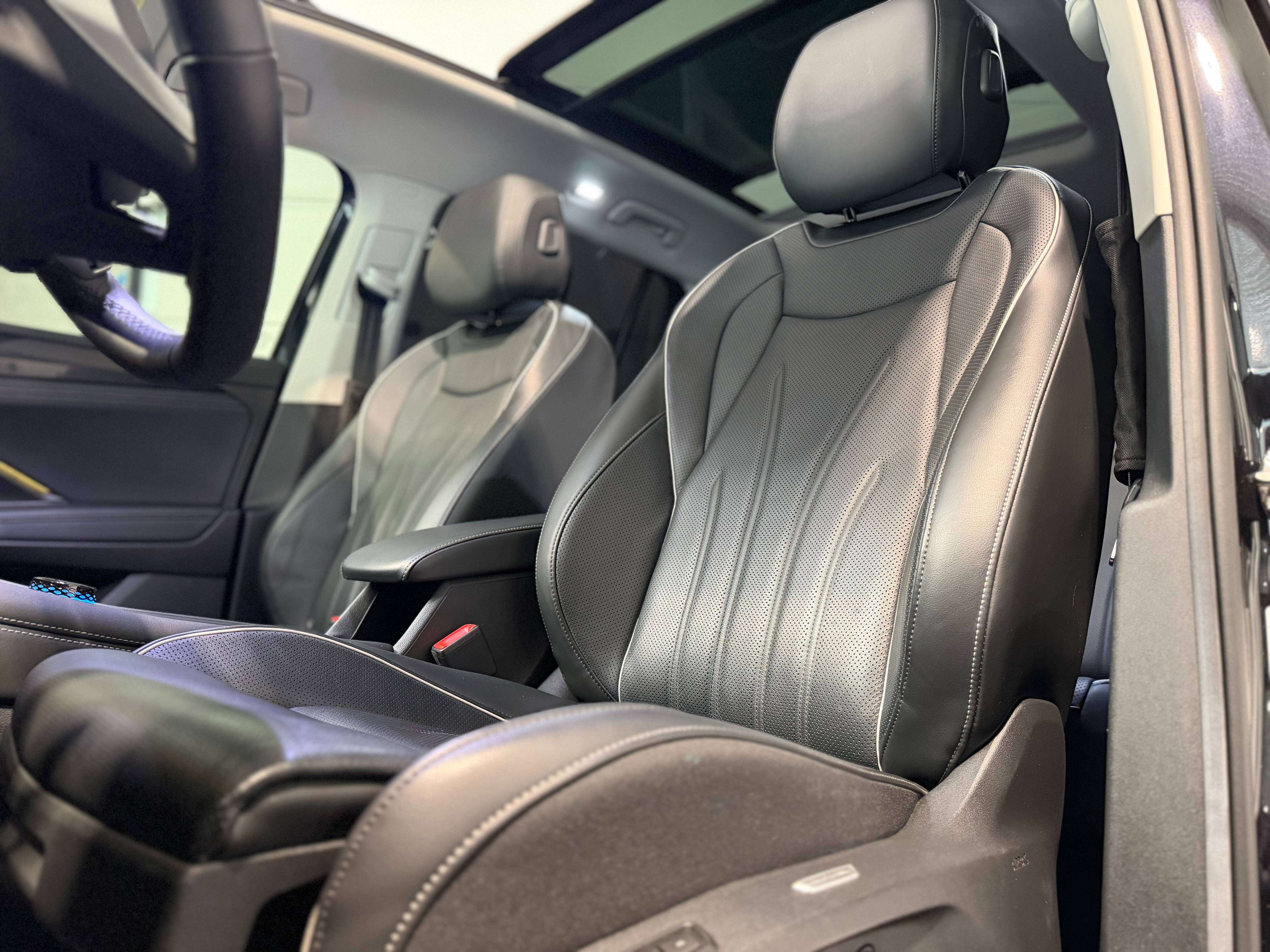 Volkswagen Tiguan 1.5 eTSI Premium DSG, Toit Ouvrant, Sièges Full, Ambiance light