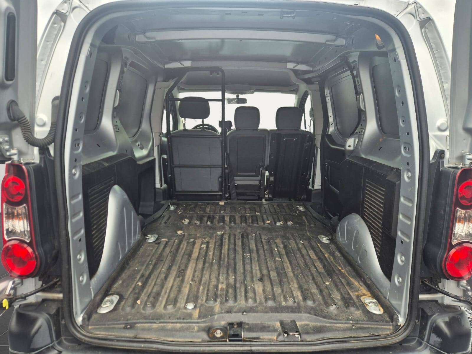 Citroen Berlingo 1.6 VTi Pro / 77.139 Km ! / 3 Places / Suivi Entretien Complet