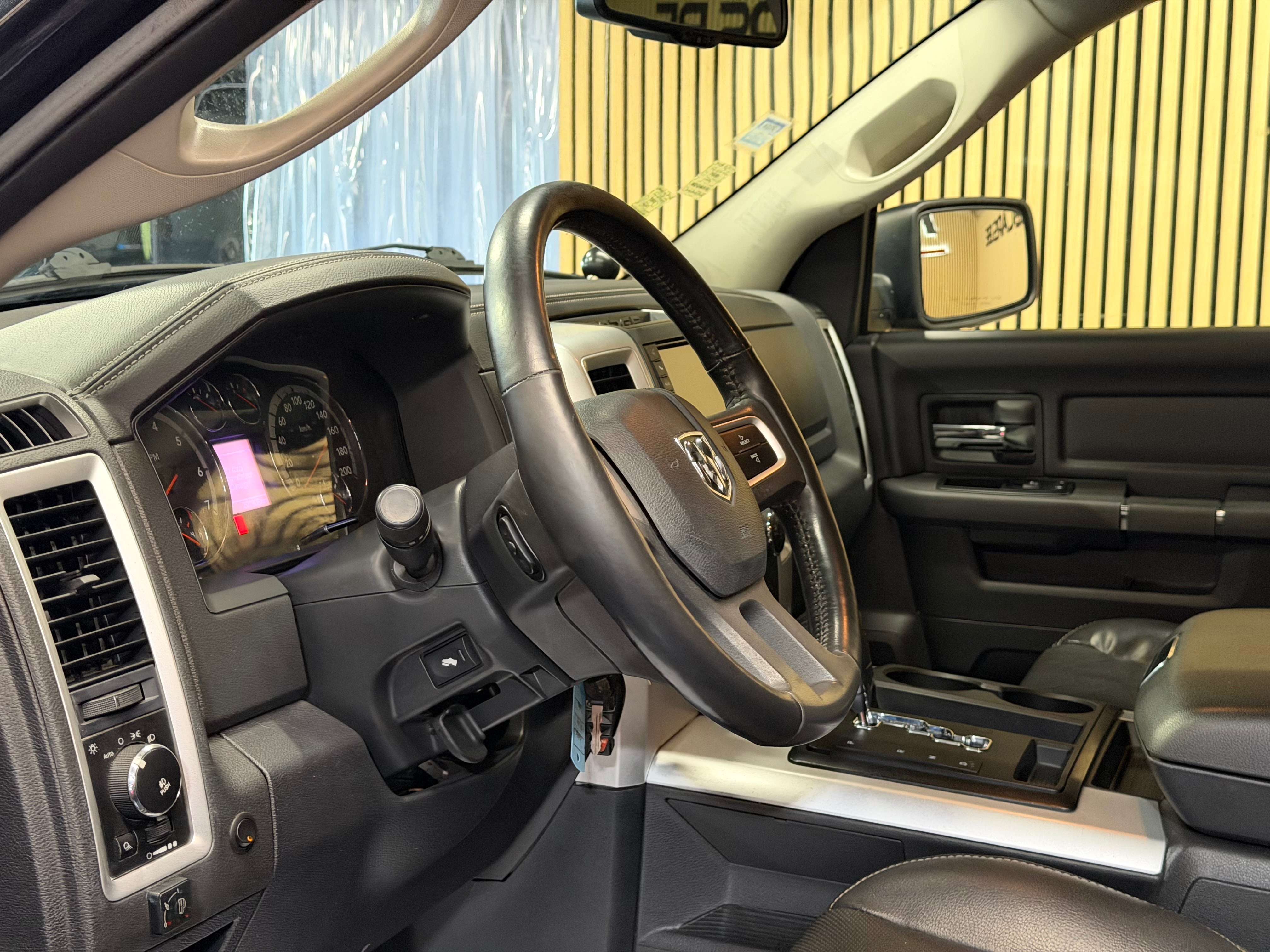 Dodge RAM 1500 HEMI 5.7L 4X4  **LPG - ESSENCE  ** UTILITAIRE ** GARANTIE 12 MOIS **