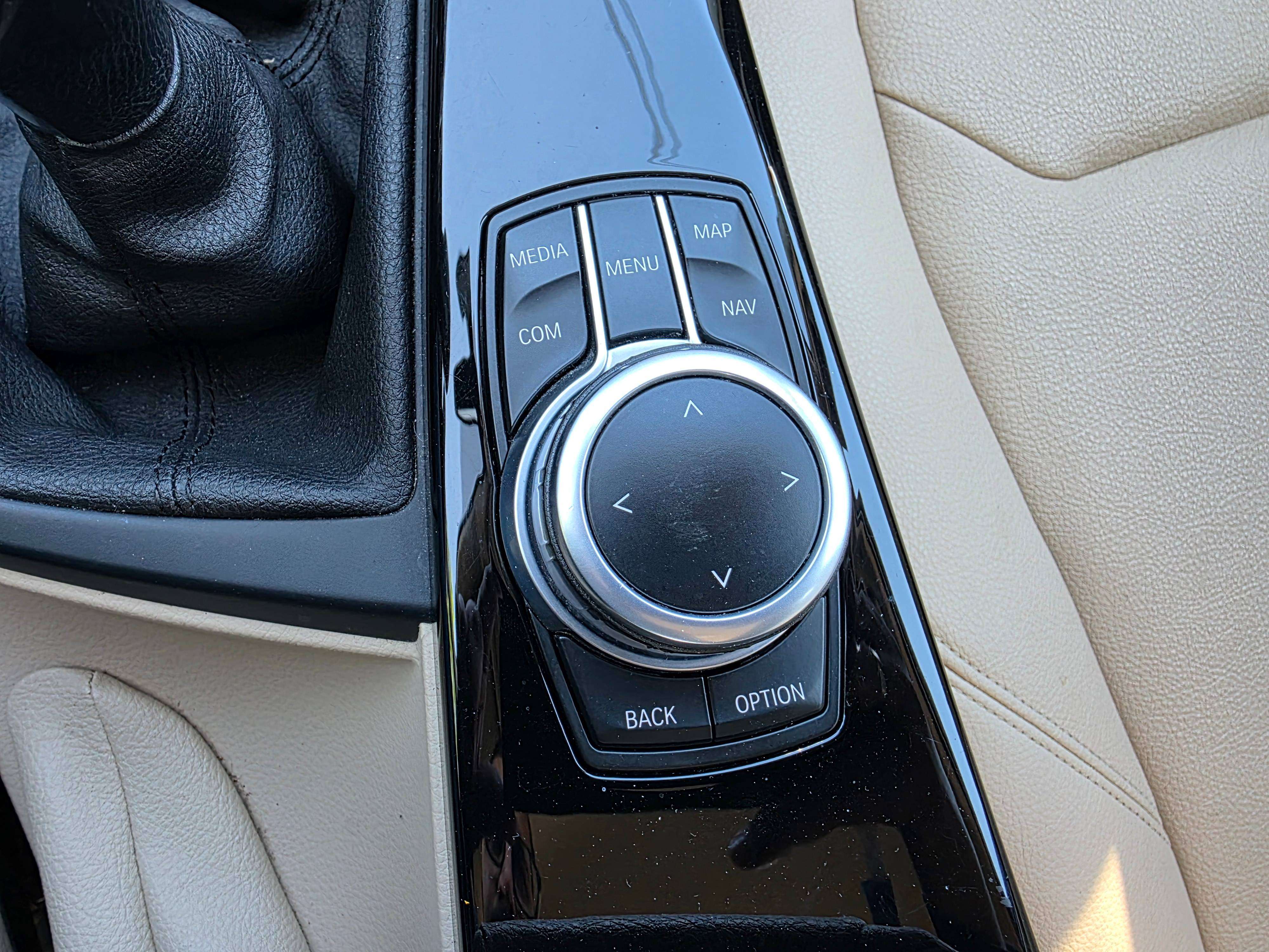 BMW 318 i 1°EIG. IN ZEER GOEDE STAAT MET VEEL OPTIES !!