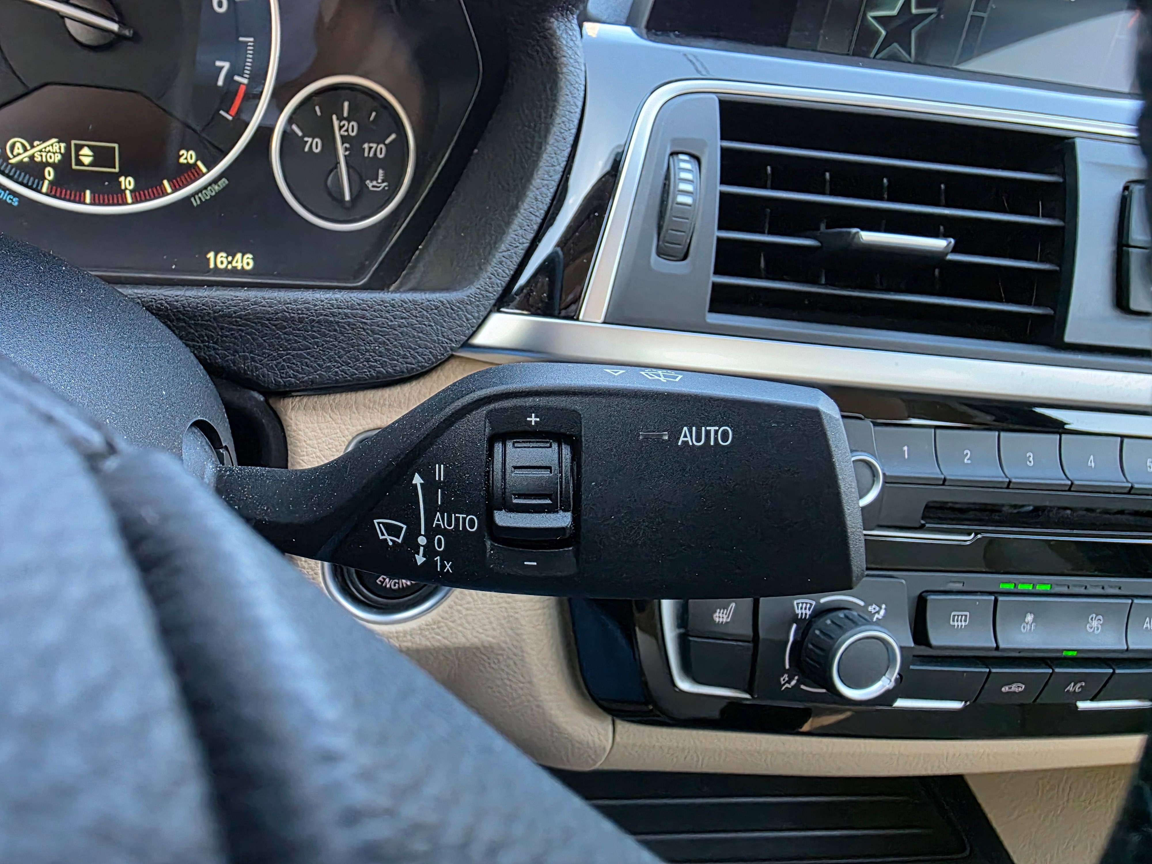 BMW 318 i 1°EIG. IN ZEER GOEDE STAAT MET VEEL OPTIES !!