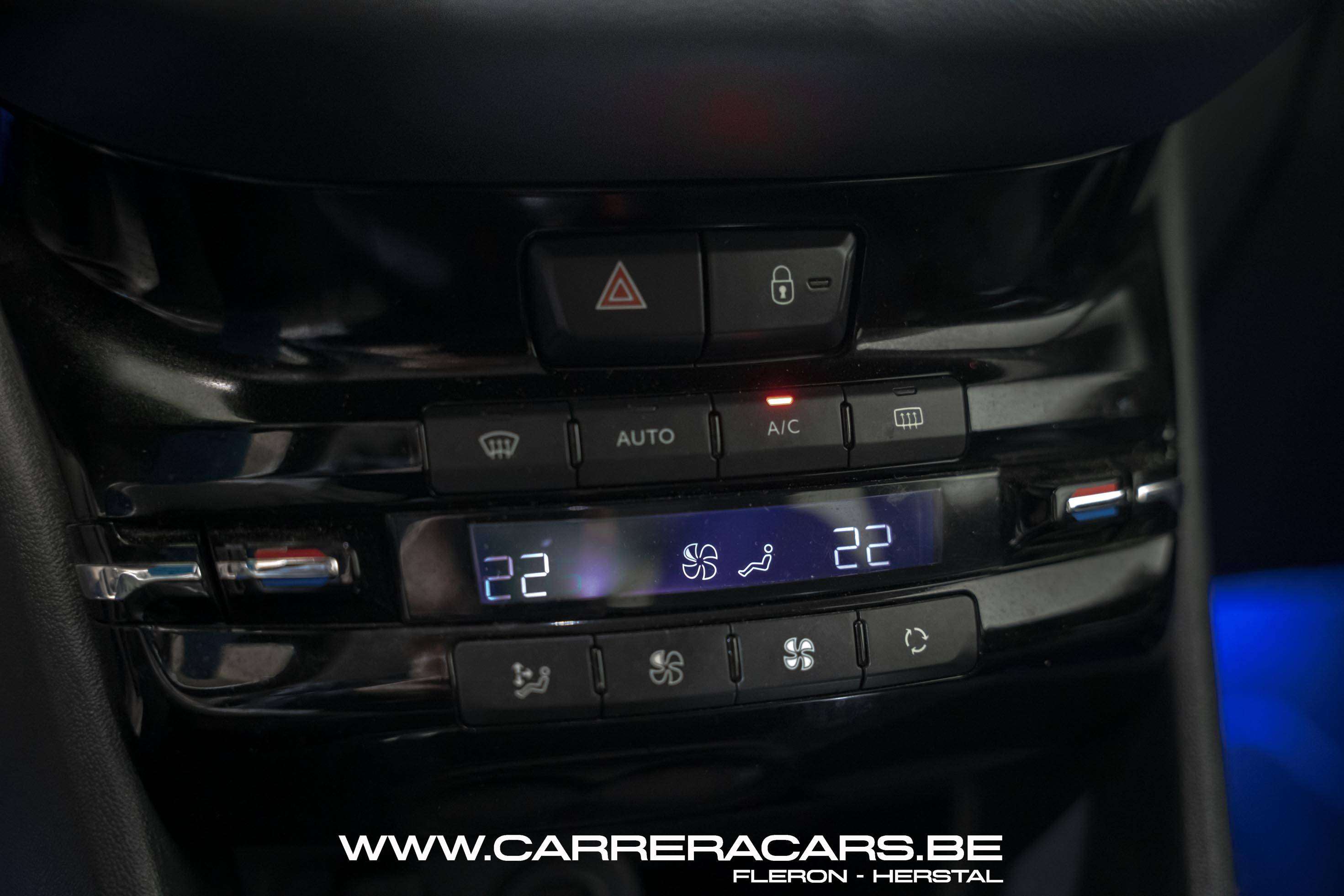 Peugeot 208 1.2i Active*|PDC*CRUISE*CLIMA*ATTELAGE*GARANTIE*|