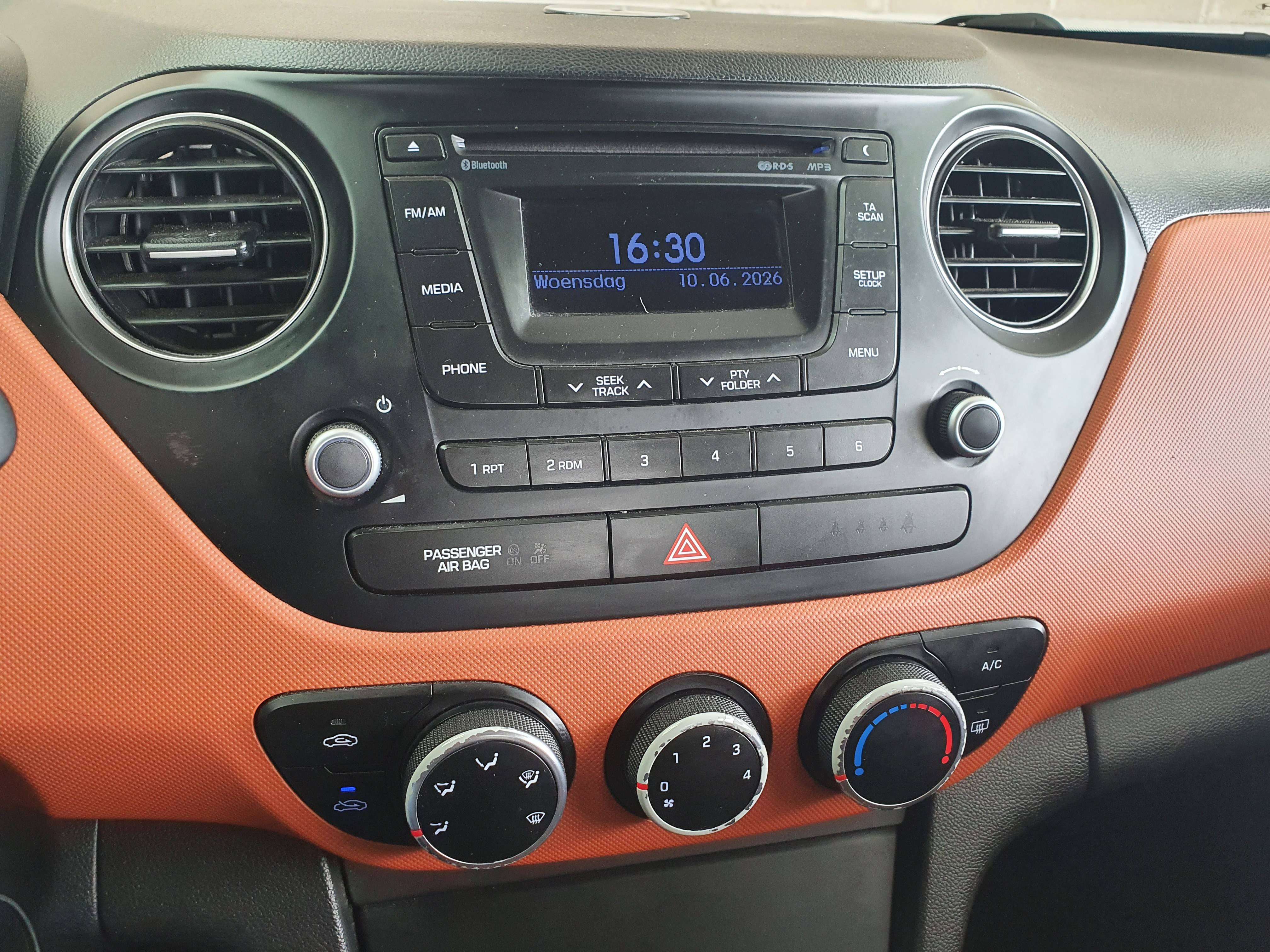 Hyundai i10 🟢GARANTIE 12 MOIS🟢1.O ESSENCE 67CV - 5 PORTES - BLUETOOTH -CLIM