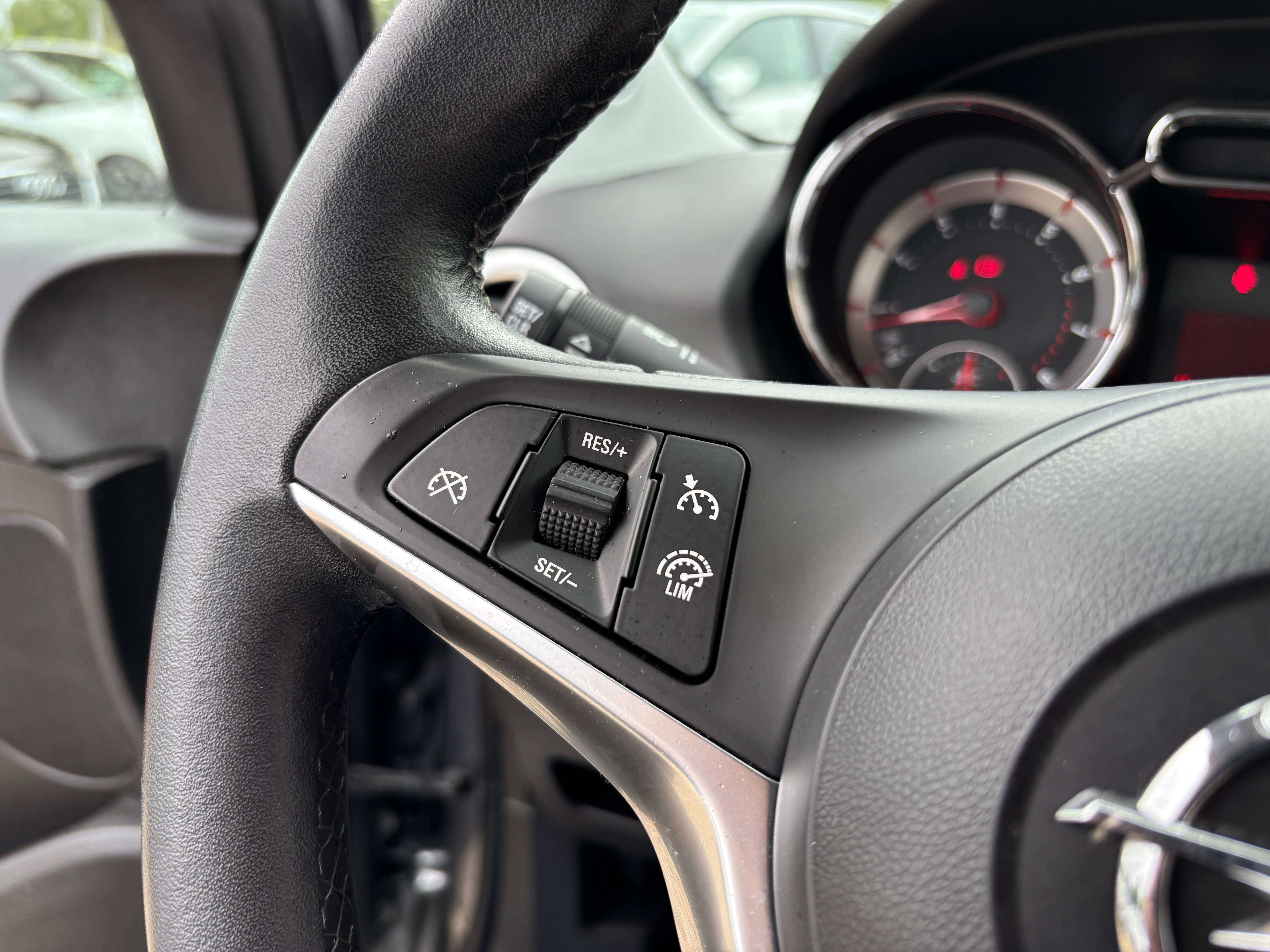 Opel Adam 1.2i *CARPLAY*CRUISE CONTROL*CAPTEUR AR*1ER PROPRIO*GARANTIE*