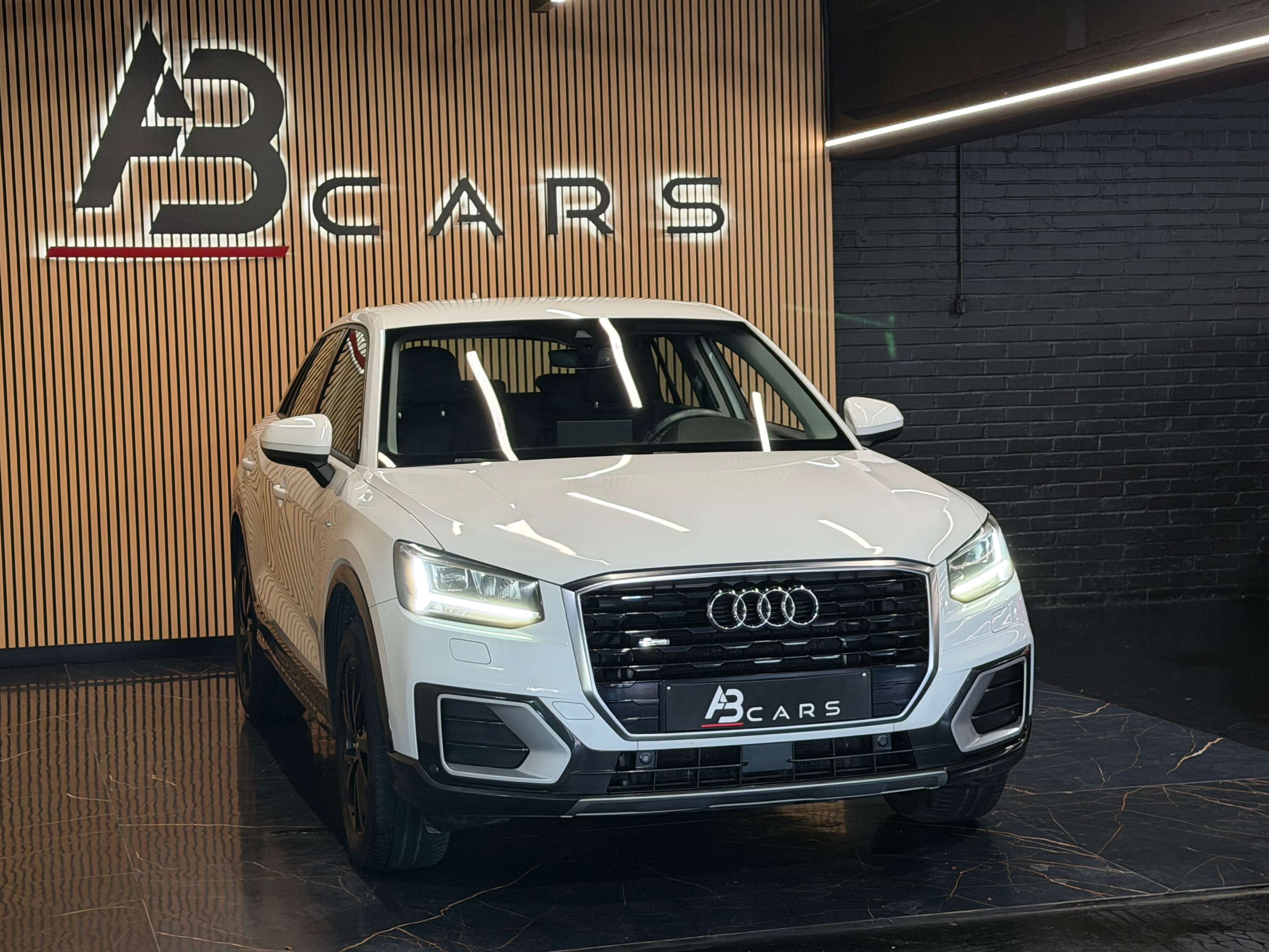 Audi Q2 1.4TFSI S-LINE **BOITE AUTOMATIQUE ** GARANTIE 13 MOIS