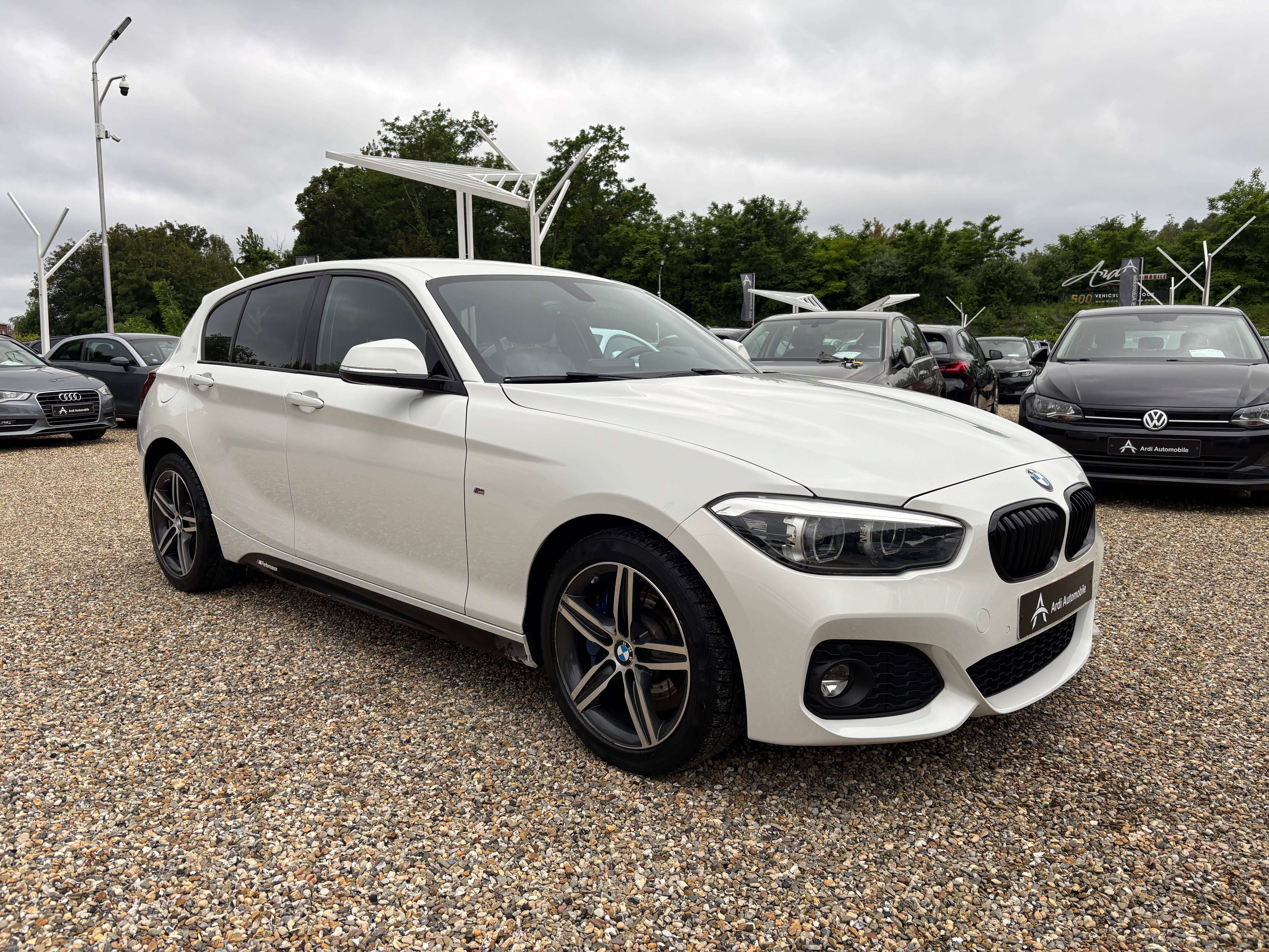 BMW 118 d *PACK M*SIEGE CHAUFF*CAPTEUR AV+AR*LED*1ER PROPRIO*GARANTIE*