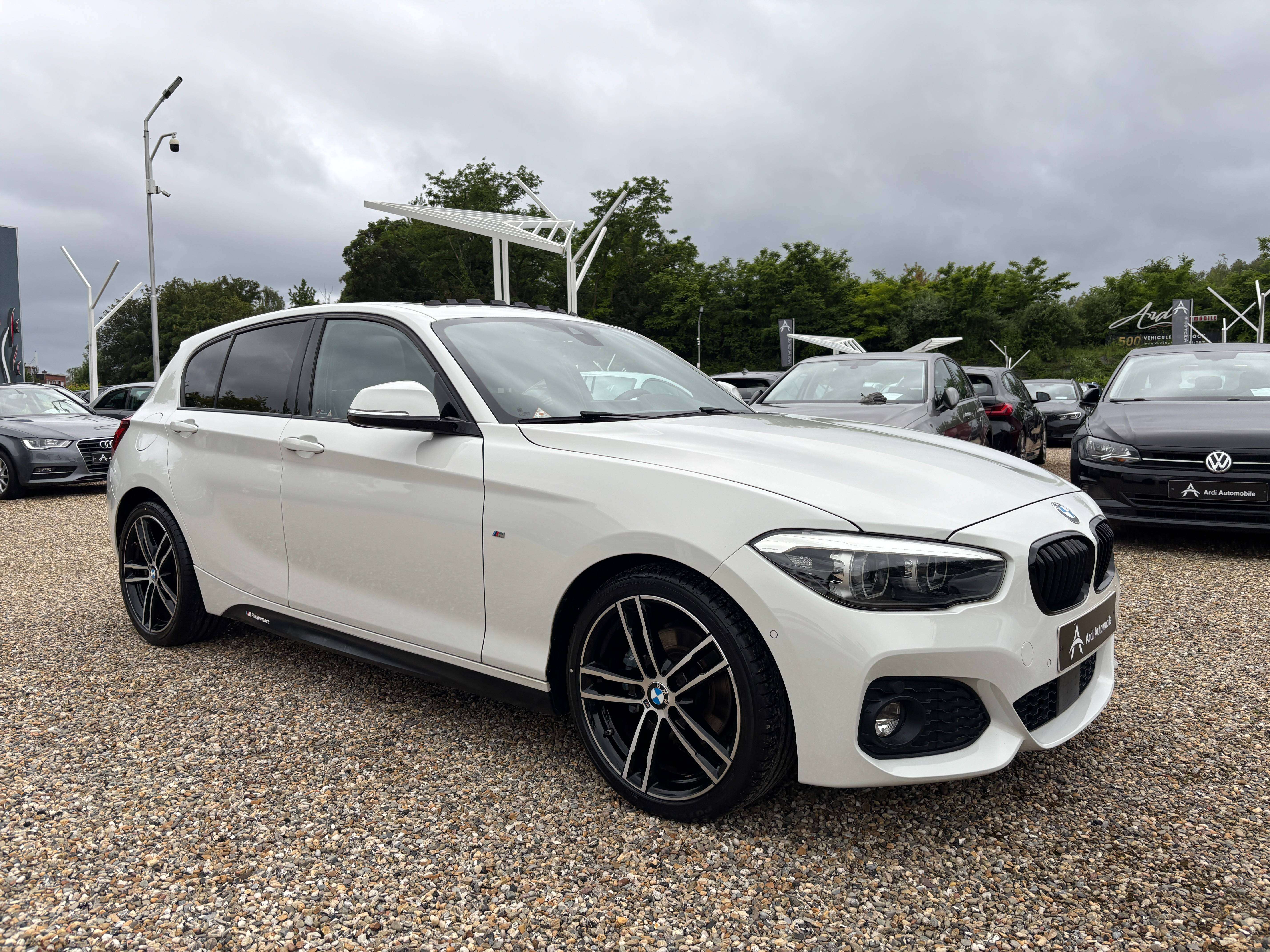 BMW 120 iA *PACK M*TOIT OUV*SIEGE CHAUFF*CAMERA*GARANTIE*