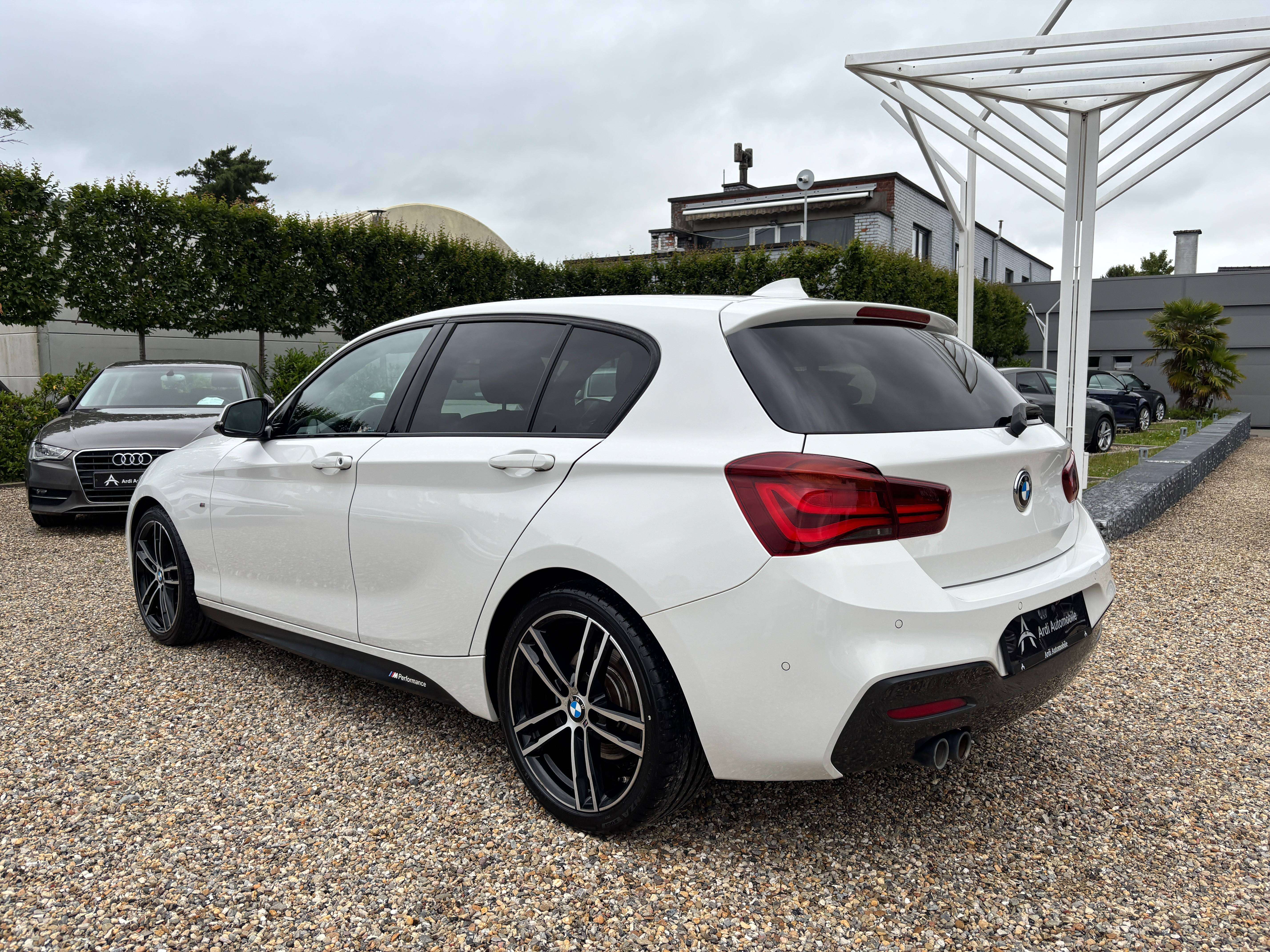 BMW 120 iA *PACK M*TOIT OUV*SIEGE CHAUFF*CAMERA*GARANTIE*