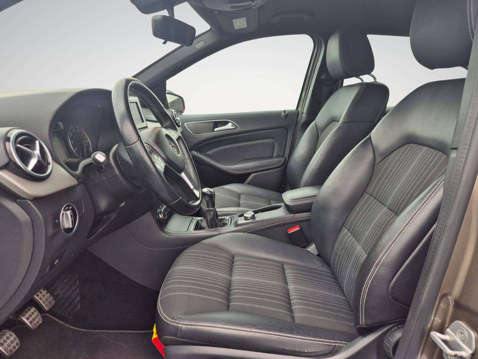 Mercedes-Benz B 180 Bluetooth / Capteurs Avant + Arrière / USB - MP3 / Garantie 12 Mois