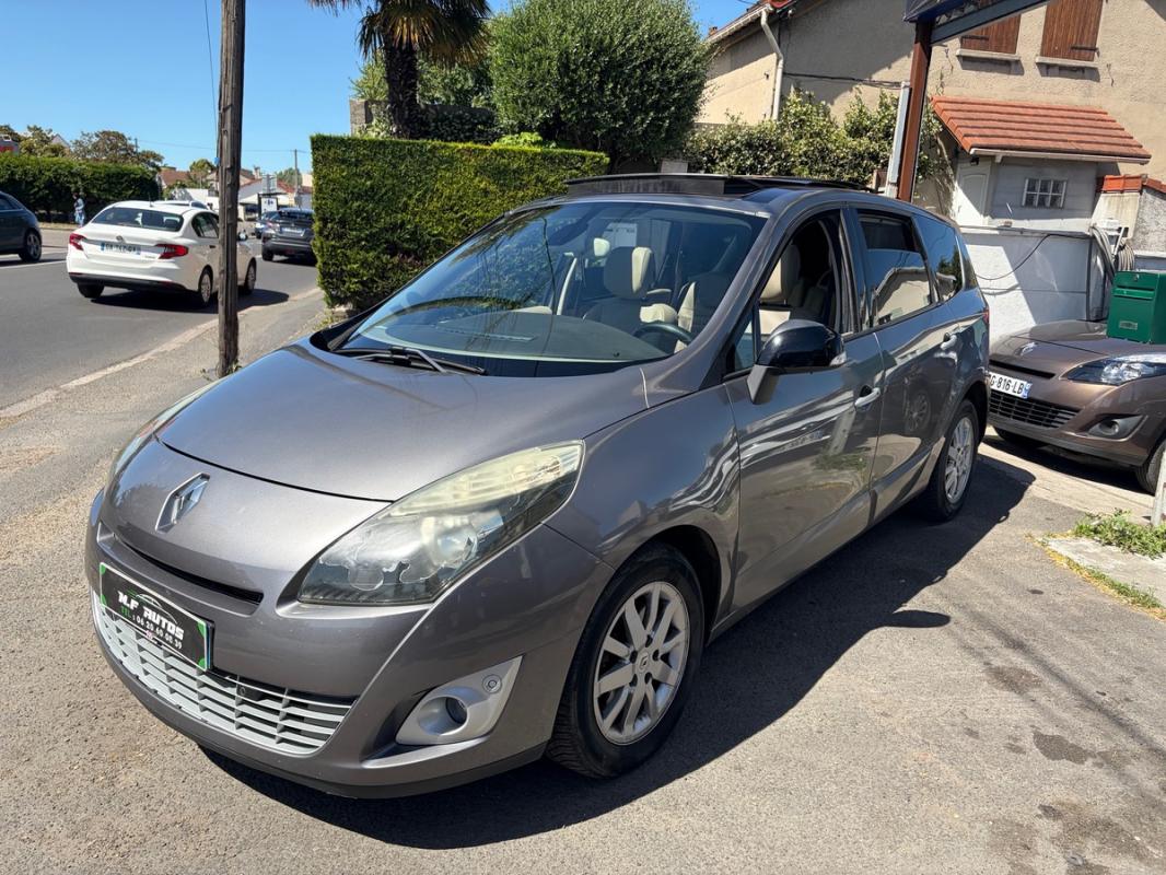 Renault Scenic 1.6l DCI 130 BOSE CHAÎNE DE DISTRIBUTION TOIT OUVRANT CUIR CHAUFFANT GPS PAYÉ EN 3Foi