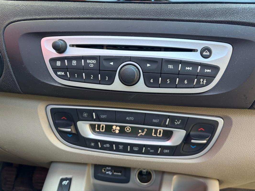 Renault Scenic 1.6l DCI 130 BOSE CHAÎNE DE DISTRIBUTION TOIT OUVRANT CUIR CHAUFFANT GPS PAYÉ EN 3Foi
