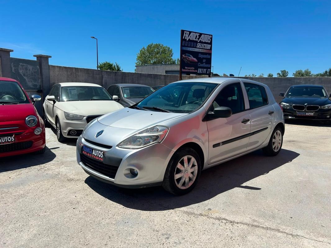 Renault Clio III PHASE 2 1.5 DCI 75 CH - ENTIÈREMENT RÉVISÉE ET GARANTIE 12 MOIS EUROPE
