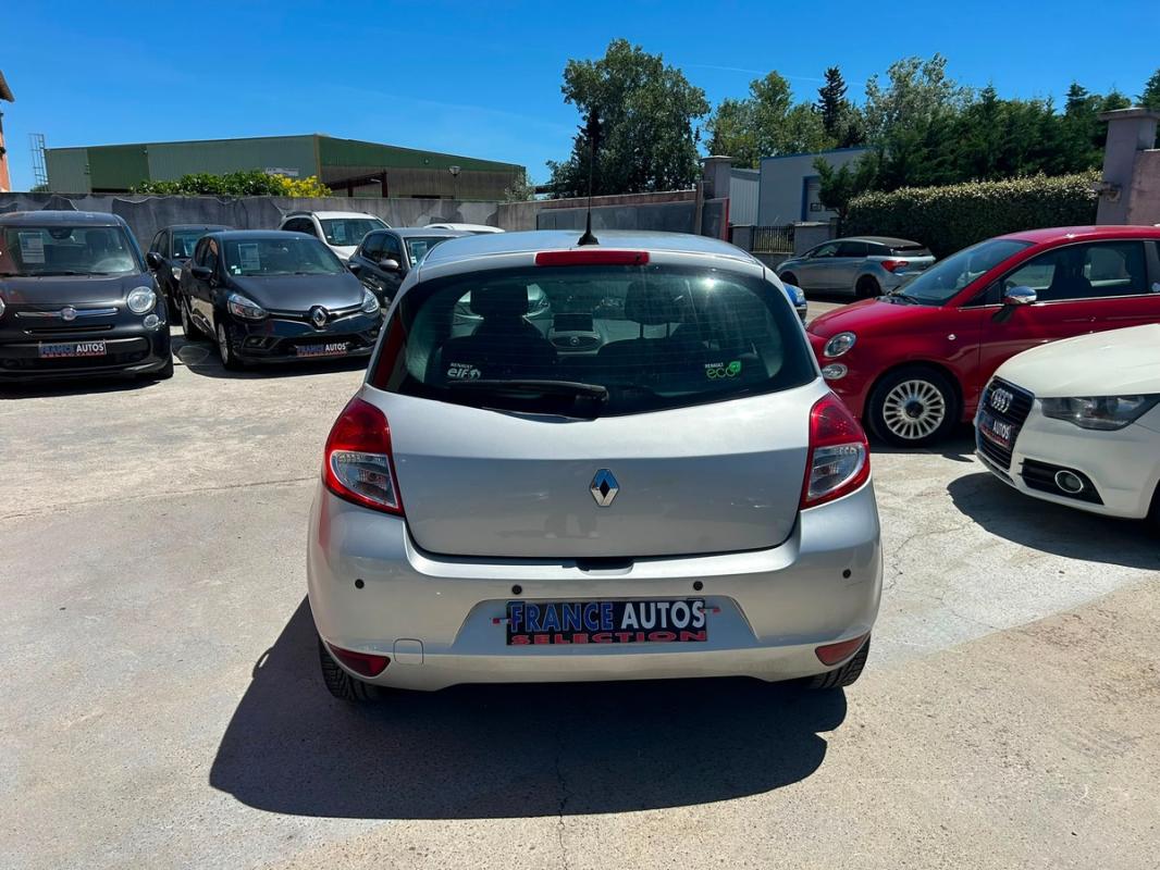 Renault Clio III PHASE 2 1.5 DCI 75 CH - ENTIÈREMENT RÉVISÉE ET GARANTIE 12 MOIS EUROPE