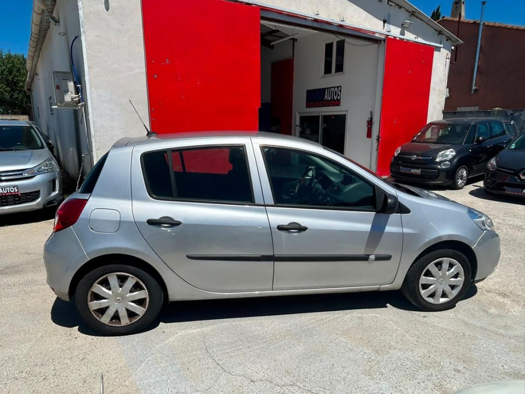 Renault Clio III PHASE 2 1.5 DCI 75 CH - ENTIÈREMENT RÉVISÉE ET GARANTIE 12 MOIS EUROPE