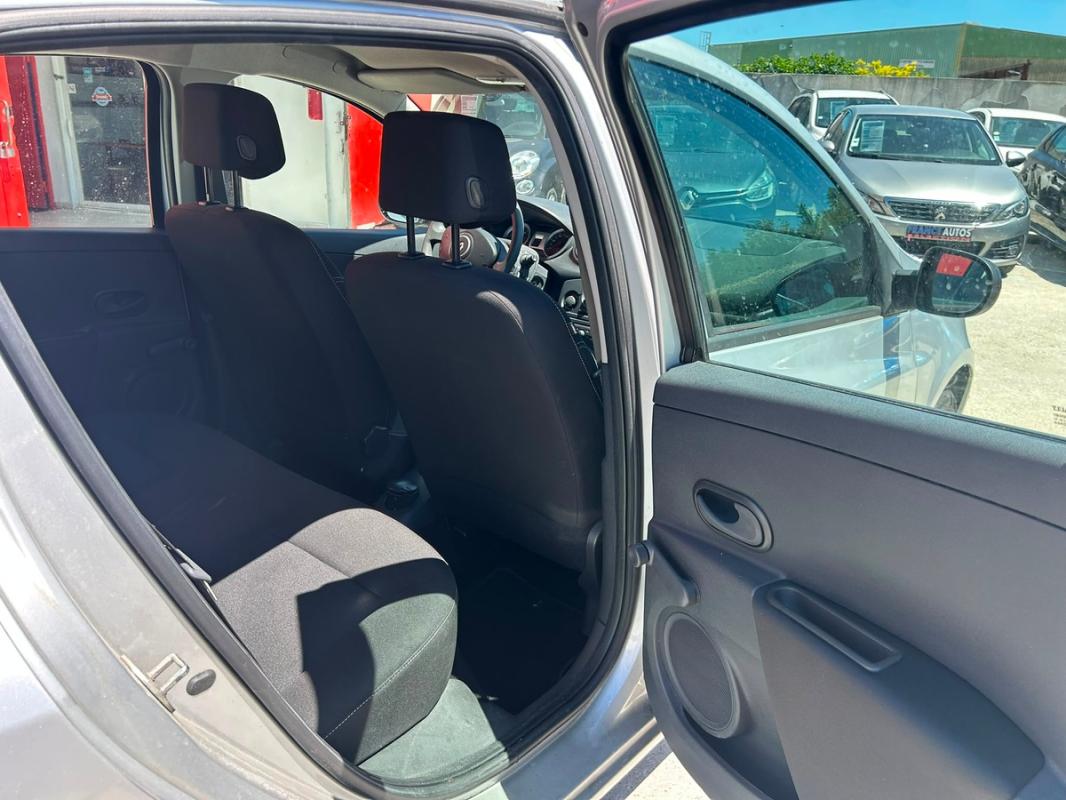 Renault Clio III PHASE 2 1.5 DCI 75 CH - ENTIÈREMENT RÉVISÉE ET GARANTIE 12 MOIS EUROPE
