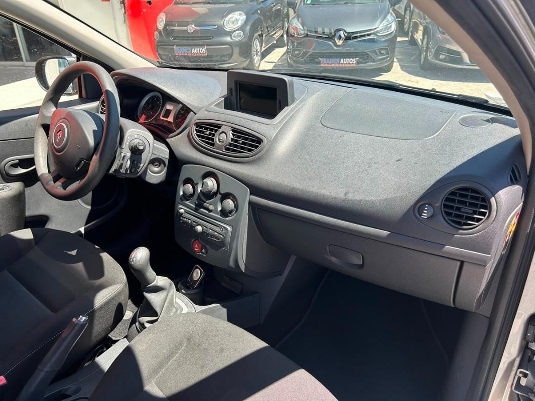 Renault Clio III PHASE 2 1.5 DCI 75 CH - ENTIÈREMENT RÉVISÉE ET GARANTIE 12 MOIS EUROPE