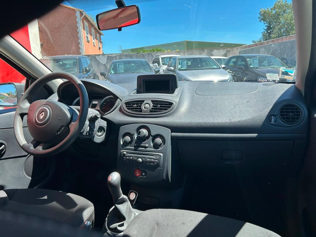 Renault Clio III PHASE 2 1.5 DCI 75 CH - ENTIÈREMENT RÉVISÉE ET GARANTIE 12 MOIS EUROPE