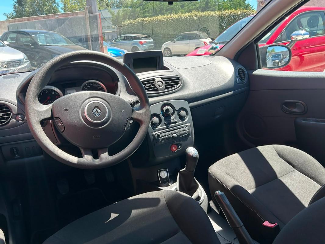Renault Clio III PHASE 2 1.5 DCI 75 CH - ENTIÈREMENT RÉVISÉE ET GARANTIE 12 MOIS EUROPE