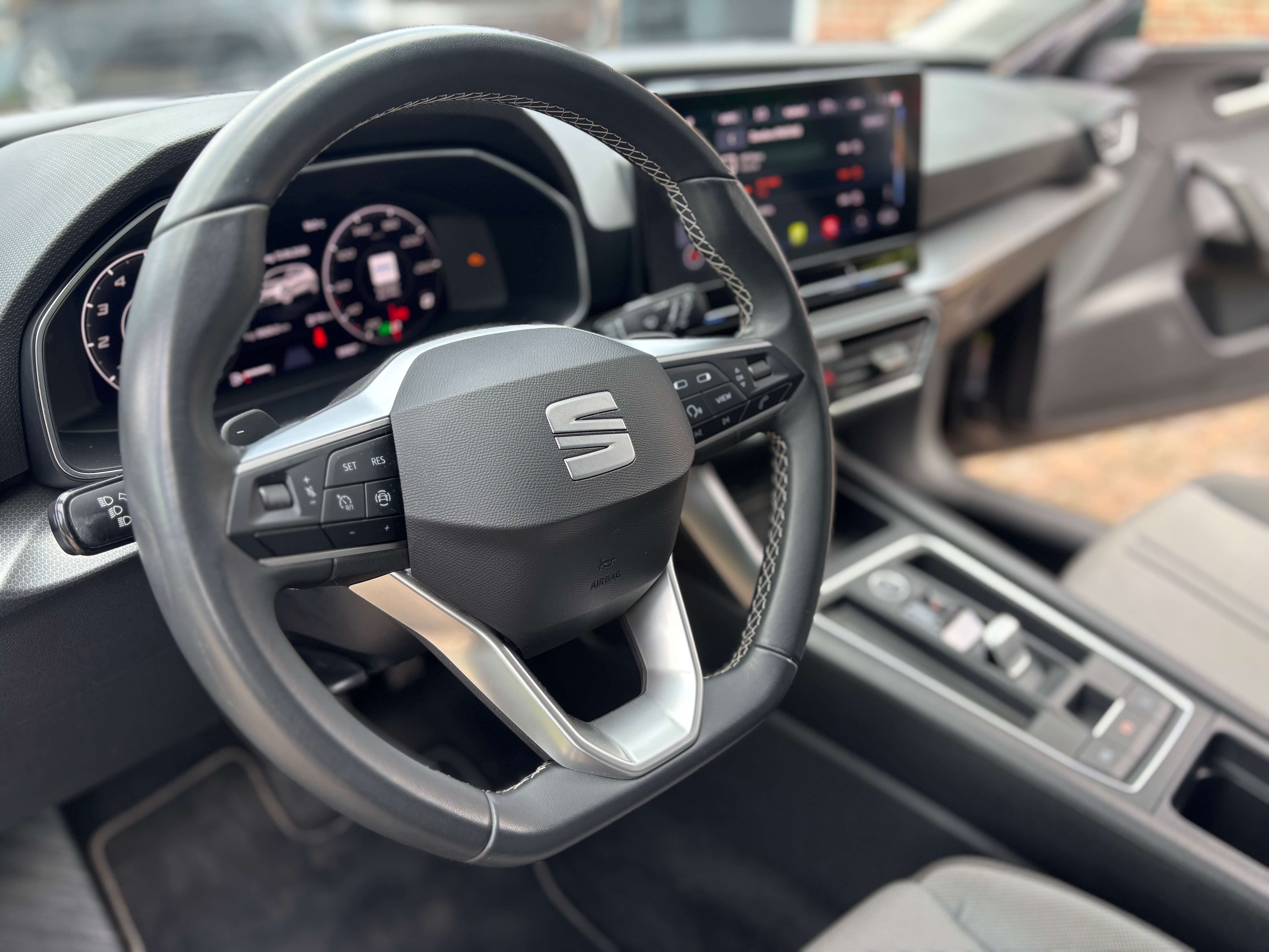 SEAT Leon Leon 1.0 eTSI MHEV Move! DSG (EU6AP)