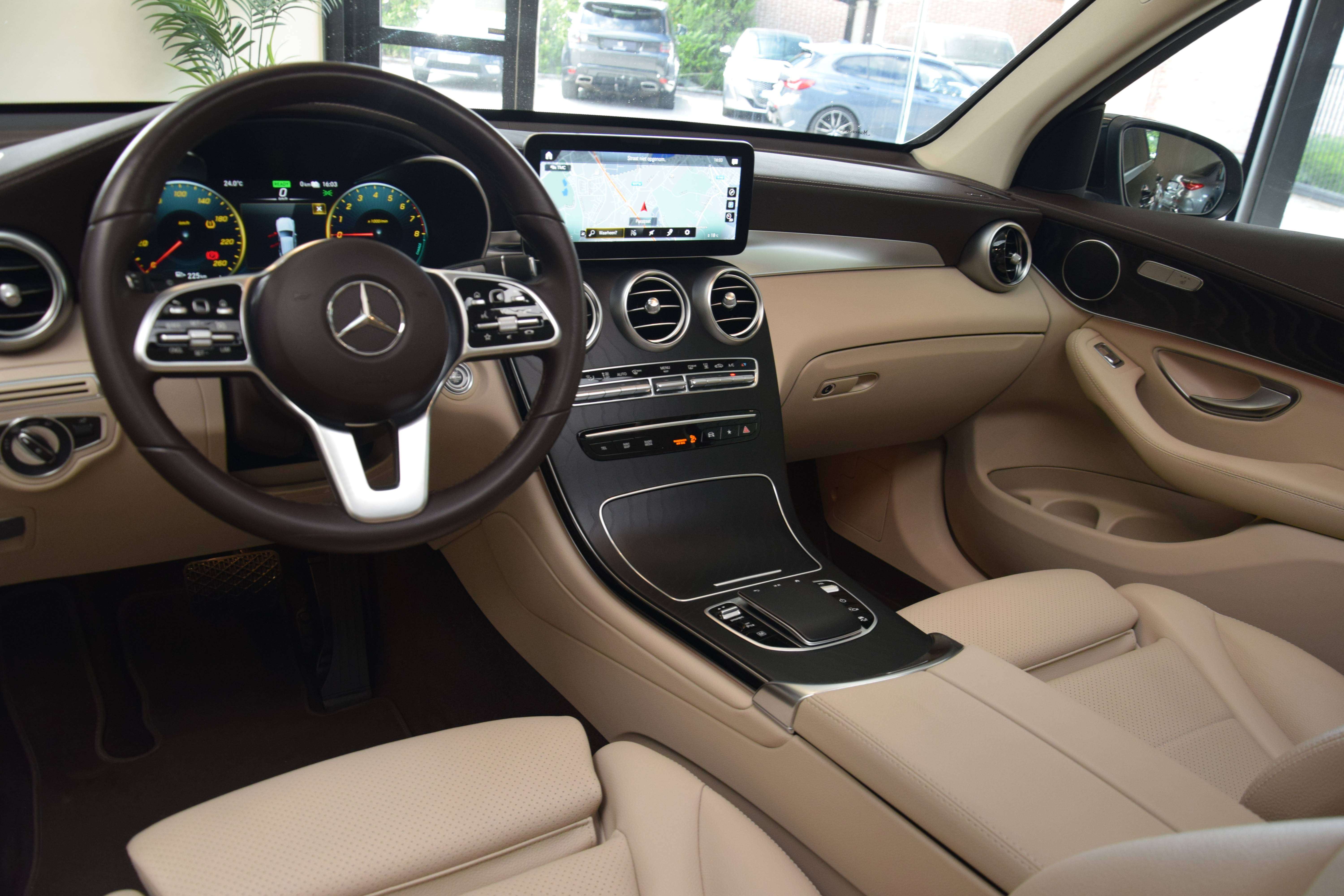 Mercedes-Benz GLC 300 e 4-Matic AMG-Line 09/2021 - Full Option!