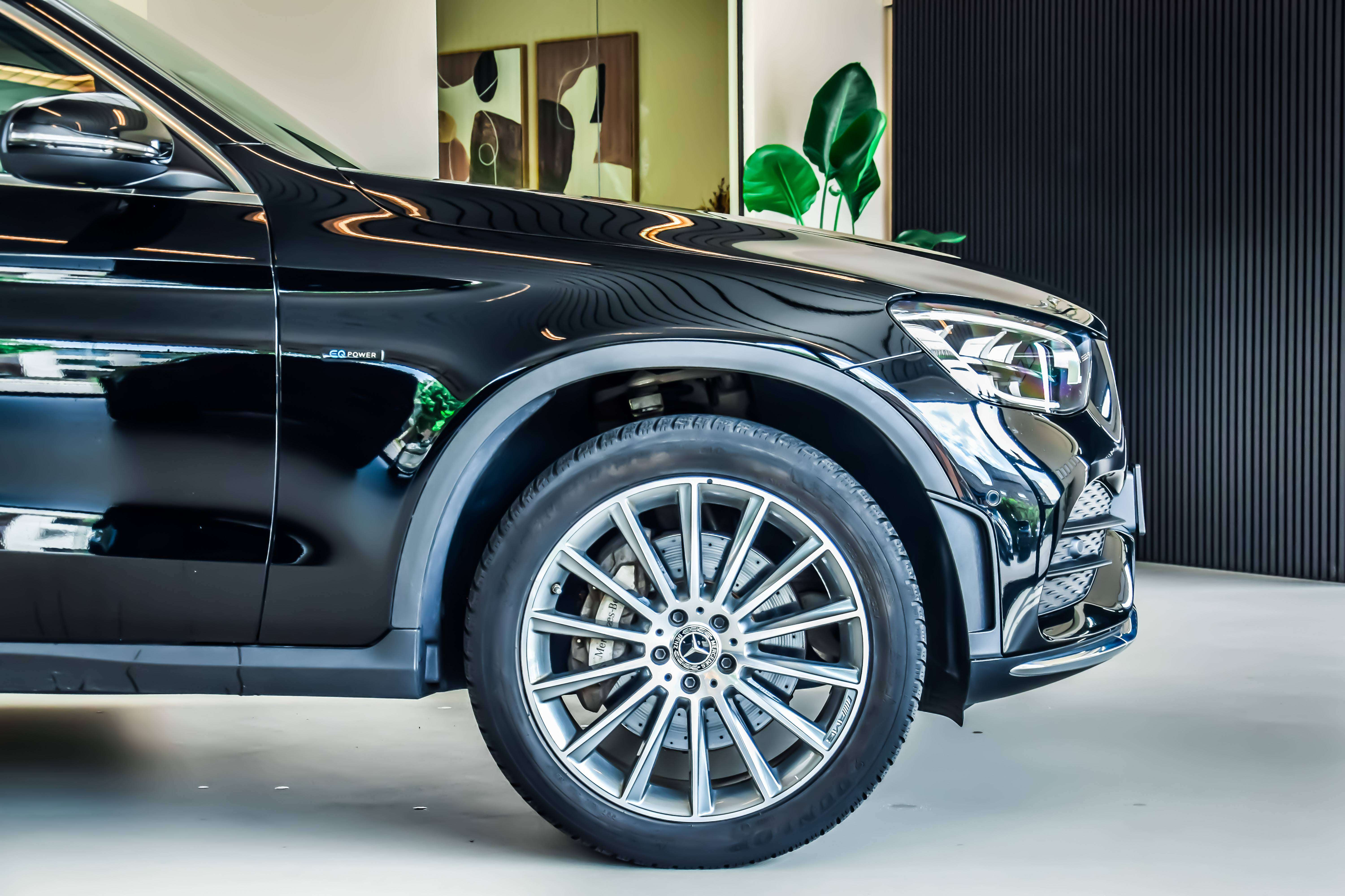 Mercedes-Benz GLC 300 e 4-Matic AMG-Line 09/2021 - Full Option!