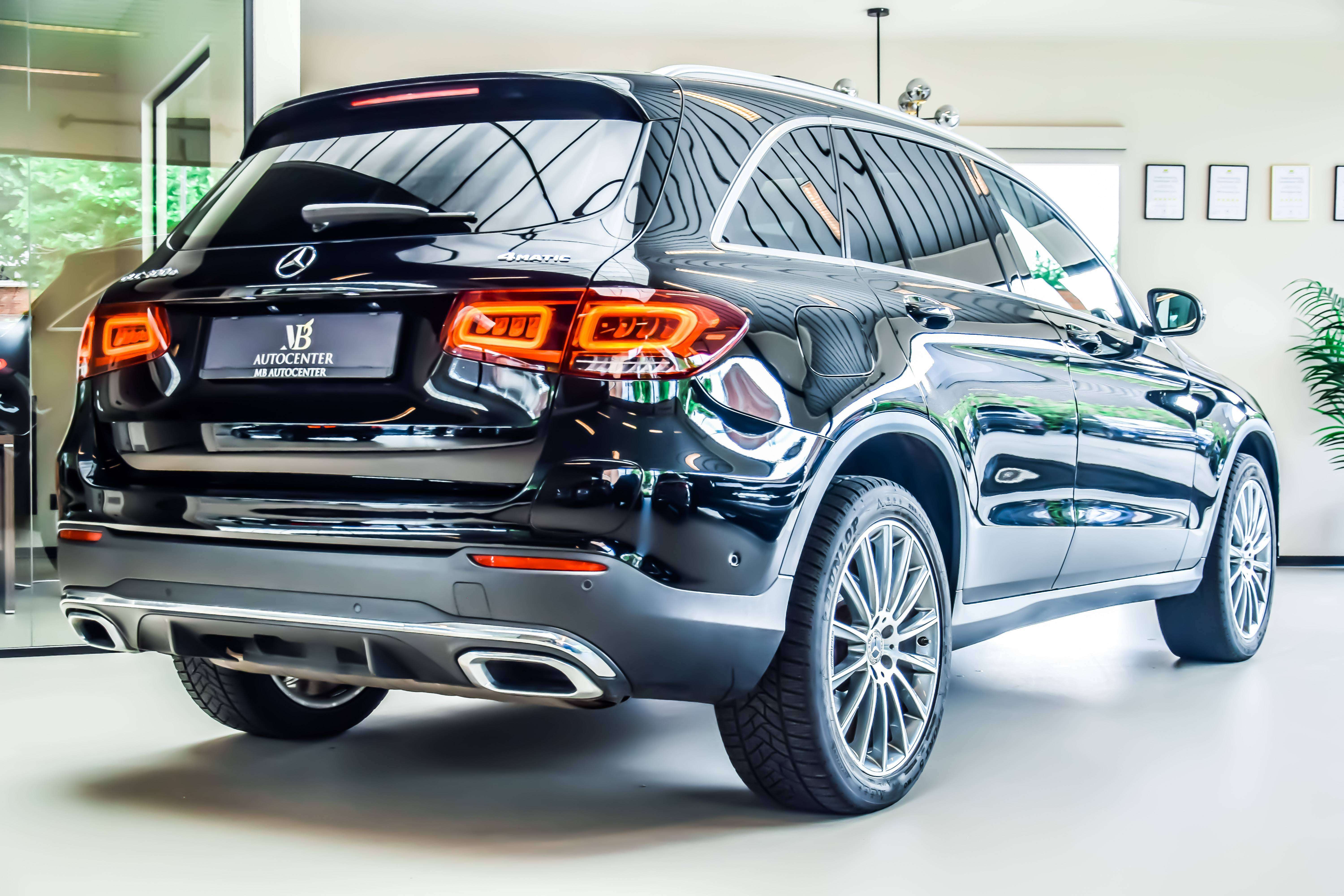 Mercedes-Benz GLC 300 e 4-Matic AMG-Line 09/2021 - Full Option!