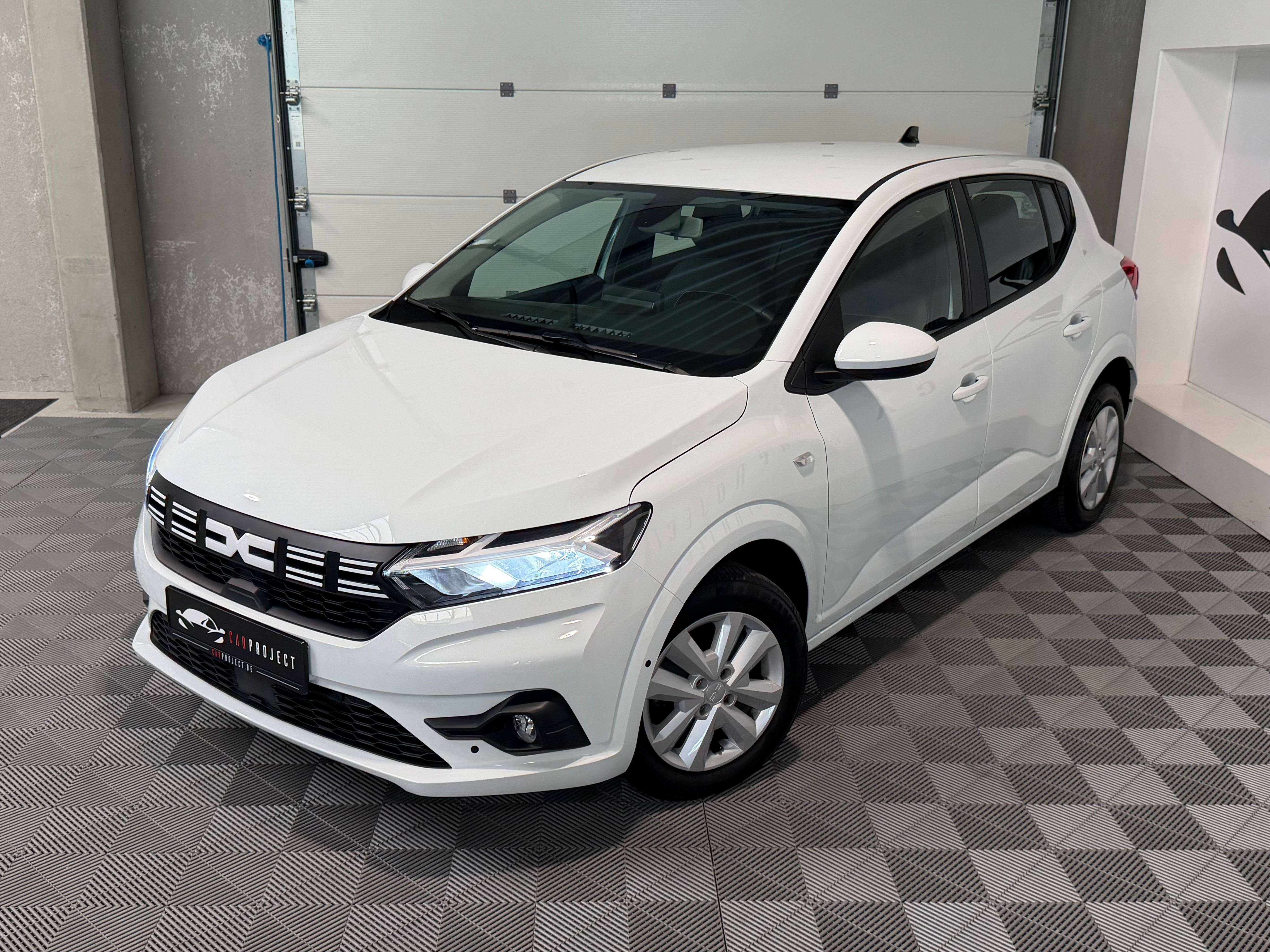 Dacia Sandero 1.0i Expression, Camera de recul, Capteurs AV/AR, Car-Play, GPS