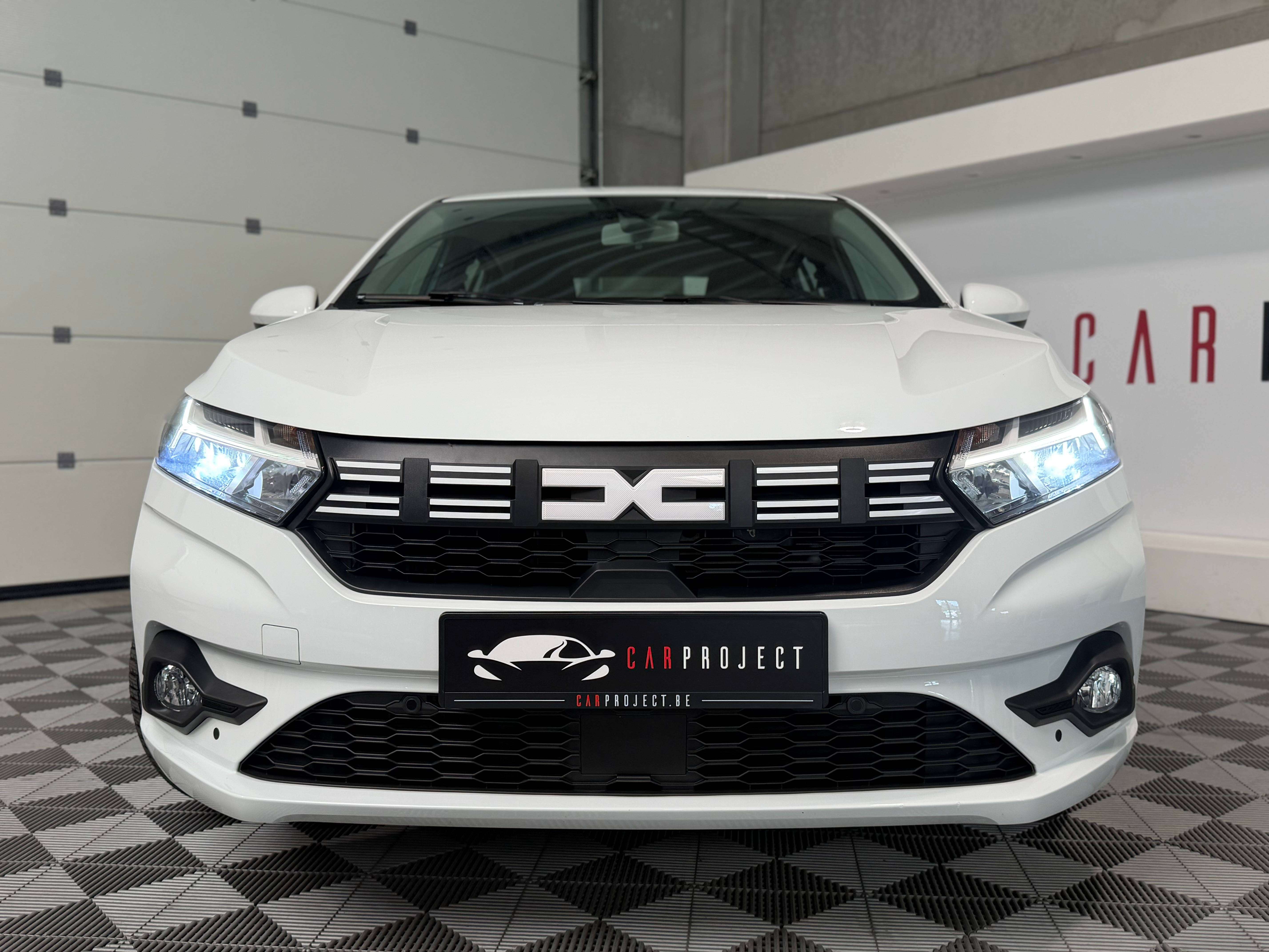 Dacia Sandero 1.0i Expression, Camera de recul, Capteurs AV/AR, Car-Play, GPS