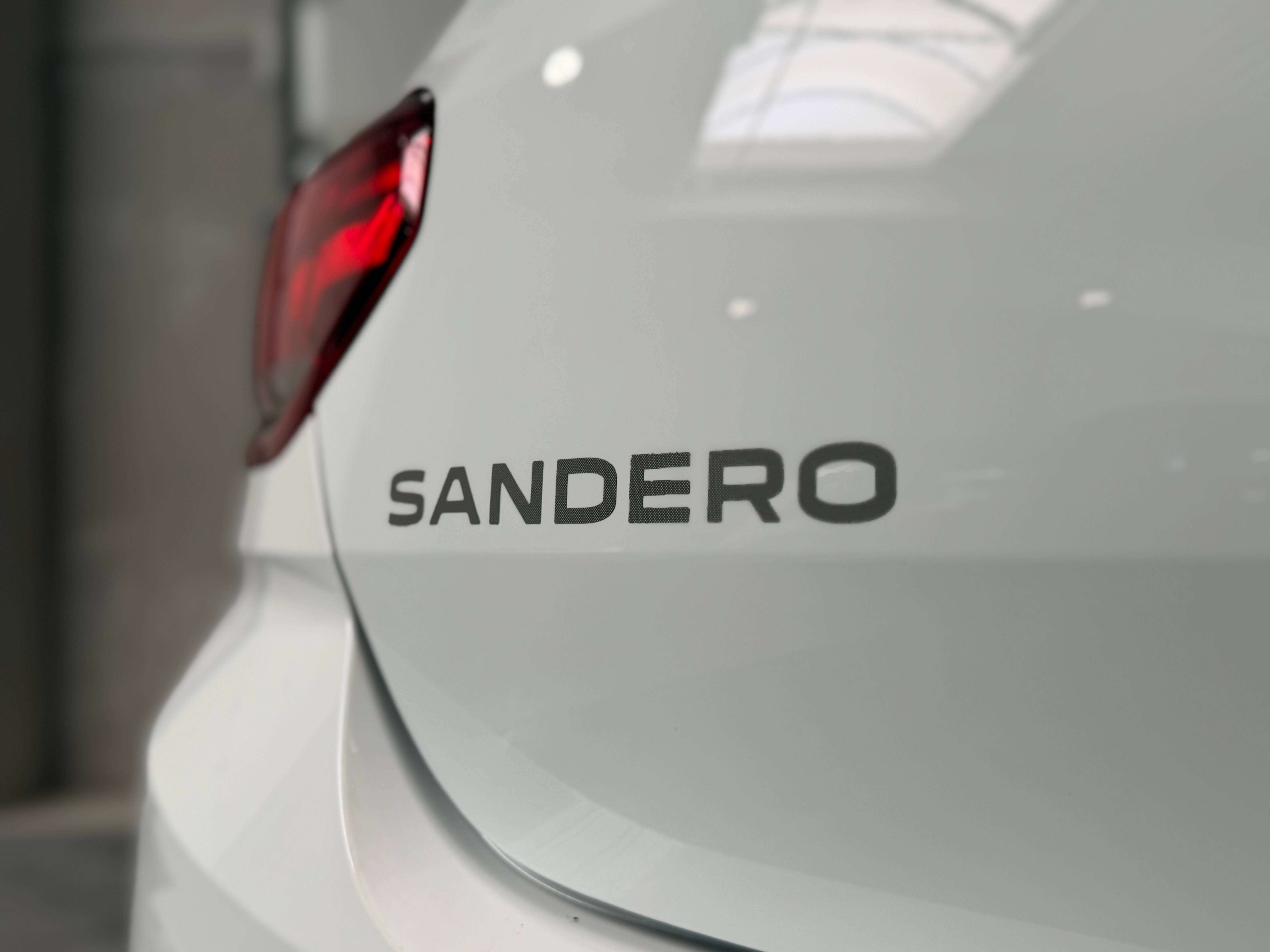 Dacia Sandero 1.0i Expression, Camera de recul, Capteurs AV/AR, Car-Play, GPS