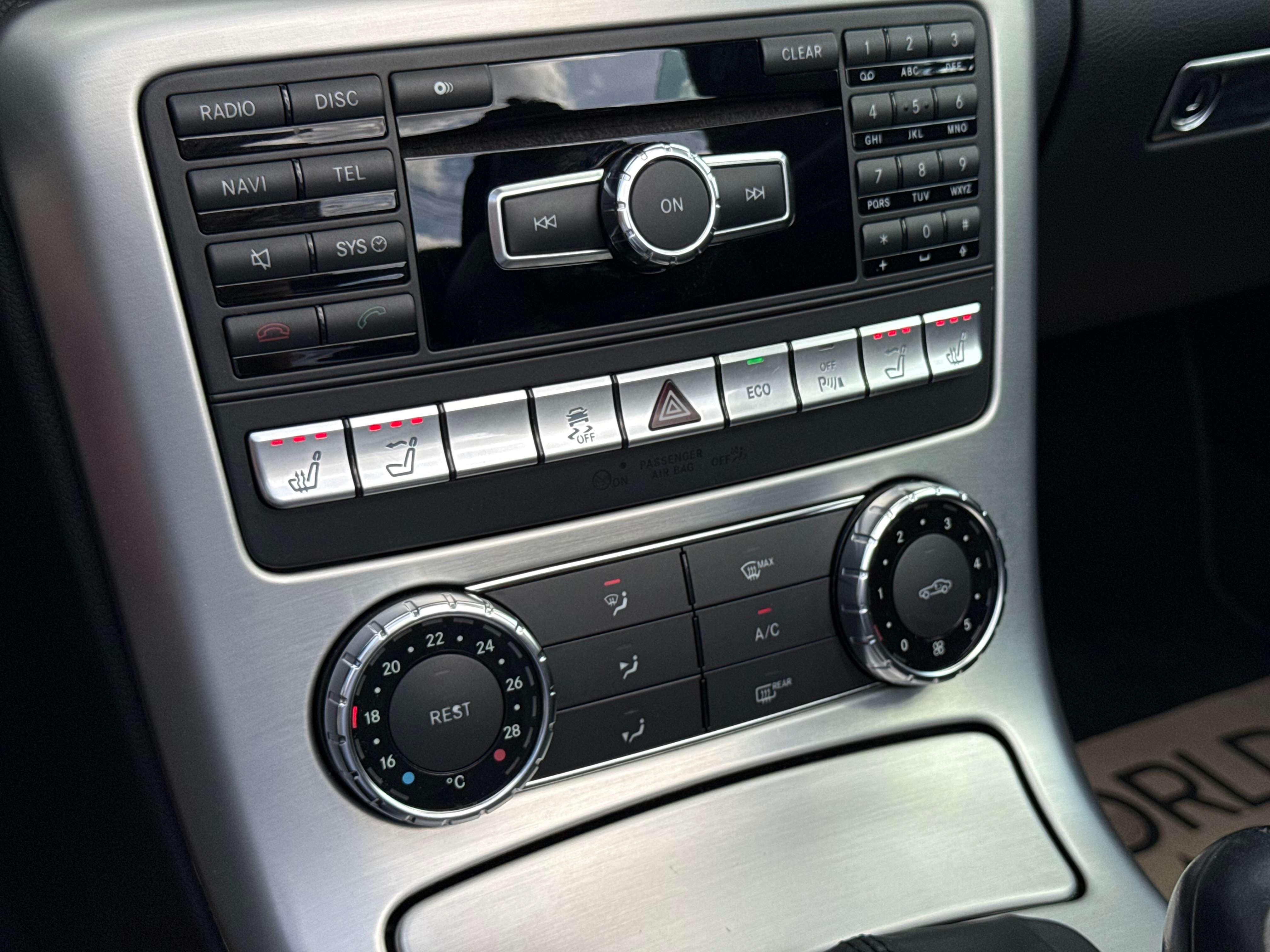 Mercedes-Benz SLK 200 AUTOMATIQUE - AIRSCARF - NAVIGATION - LED - GARANTIE 12MOIS