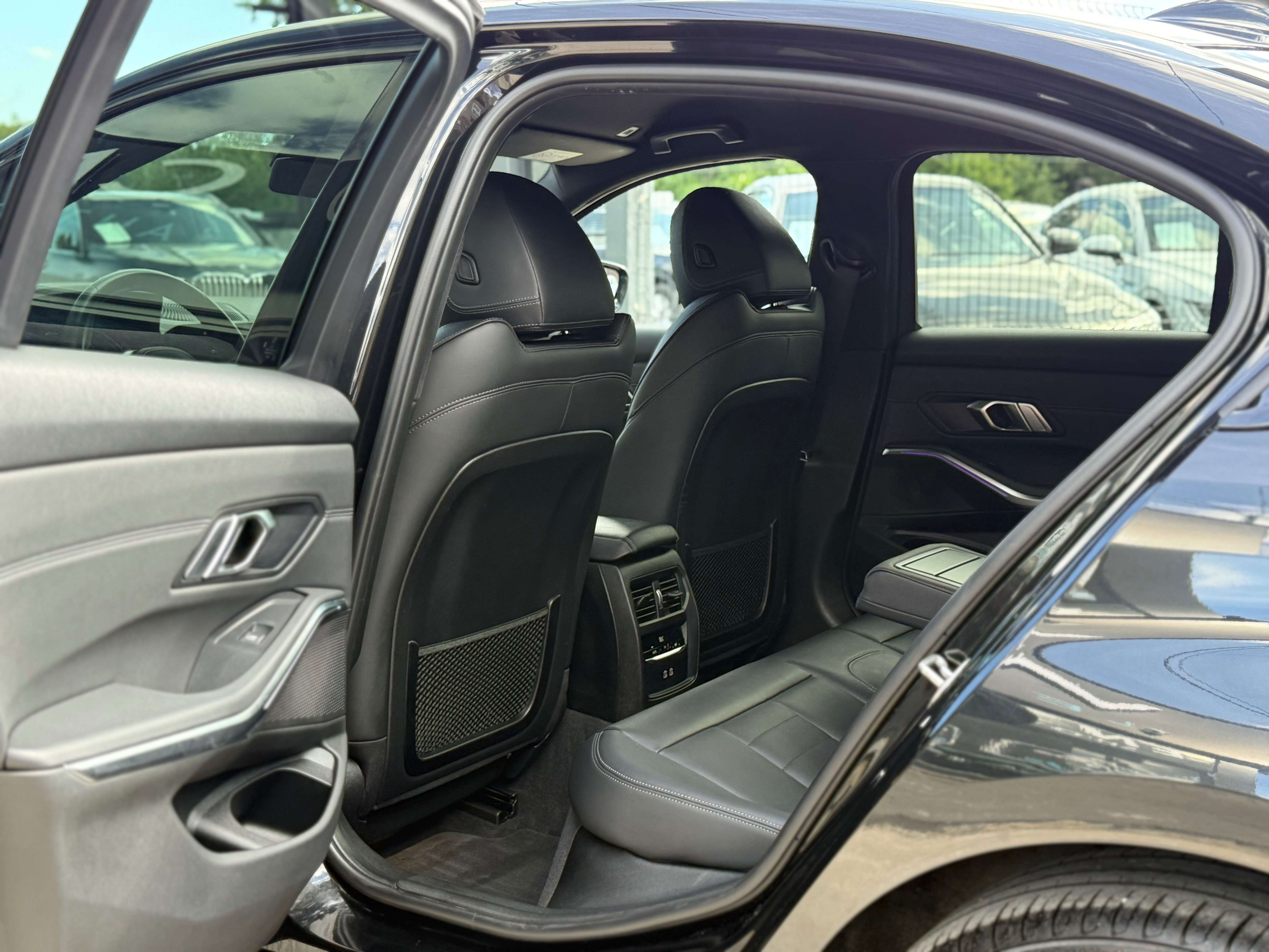 BMW 330 eA PHEV PACK M - COCKPIT - CAMERA - LINE ASSIST - FRONT ASSIST - PARK ASSIST - GARANTIE 12 MOIS
