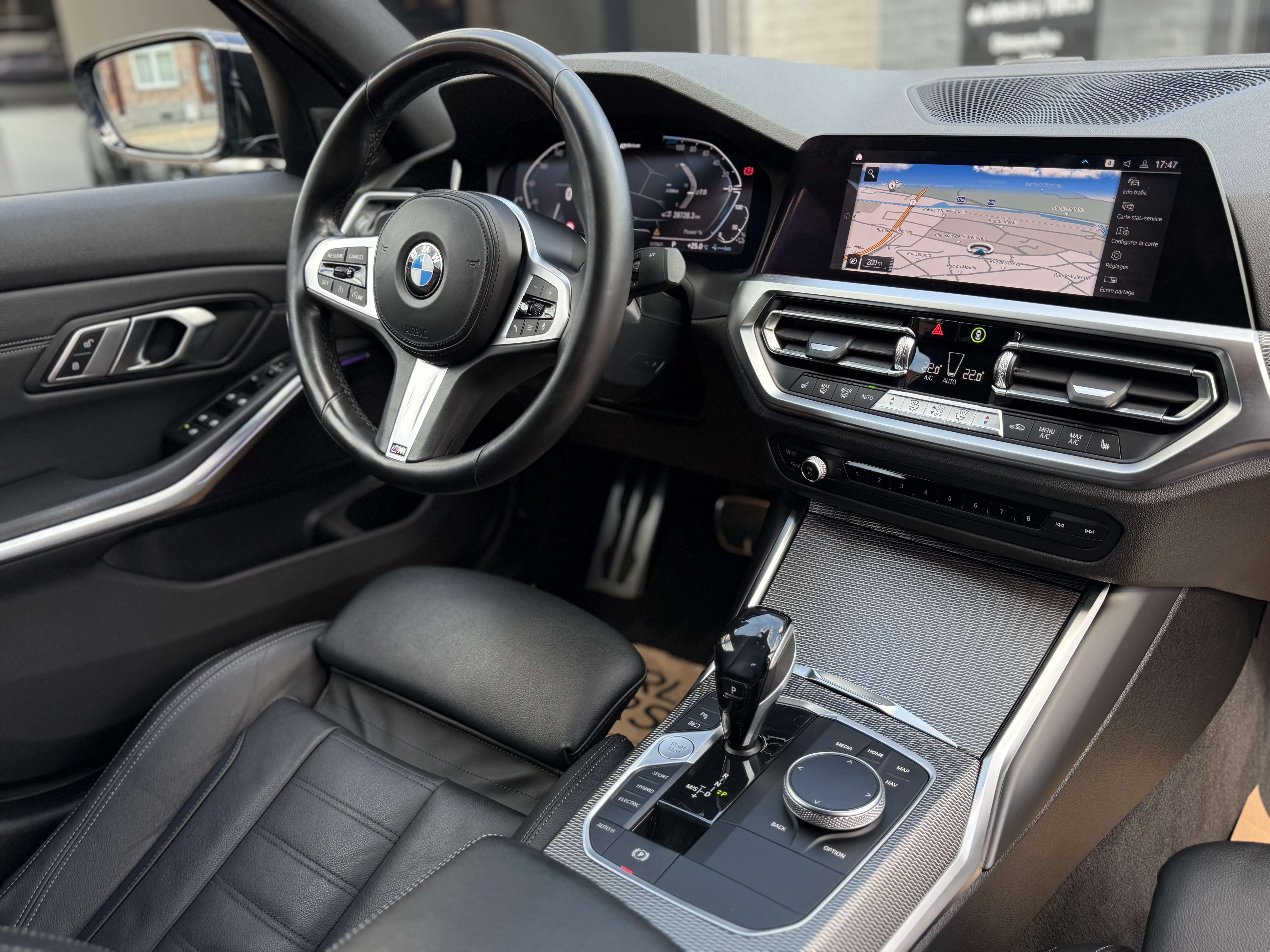 BMW 330 eA PHEV PACK M - COCKPIT - CAMERA - LINE ASSIST - FRONT ASSIST - PARK ASSIST - GARANTIE 12 MOIS
