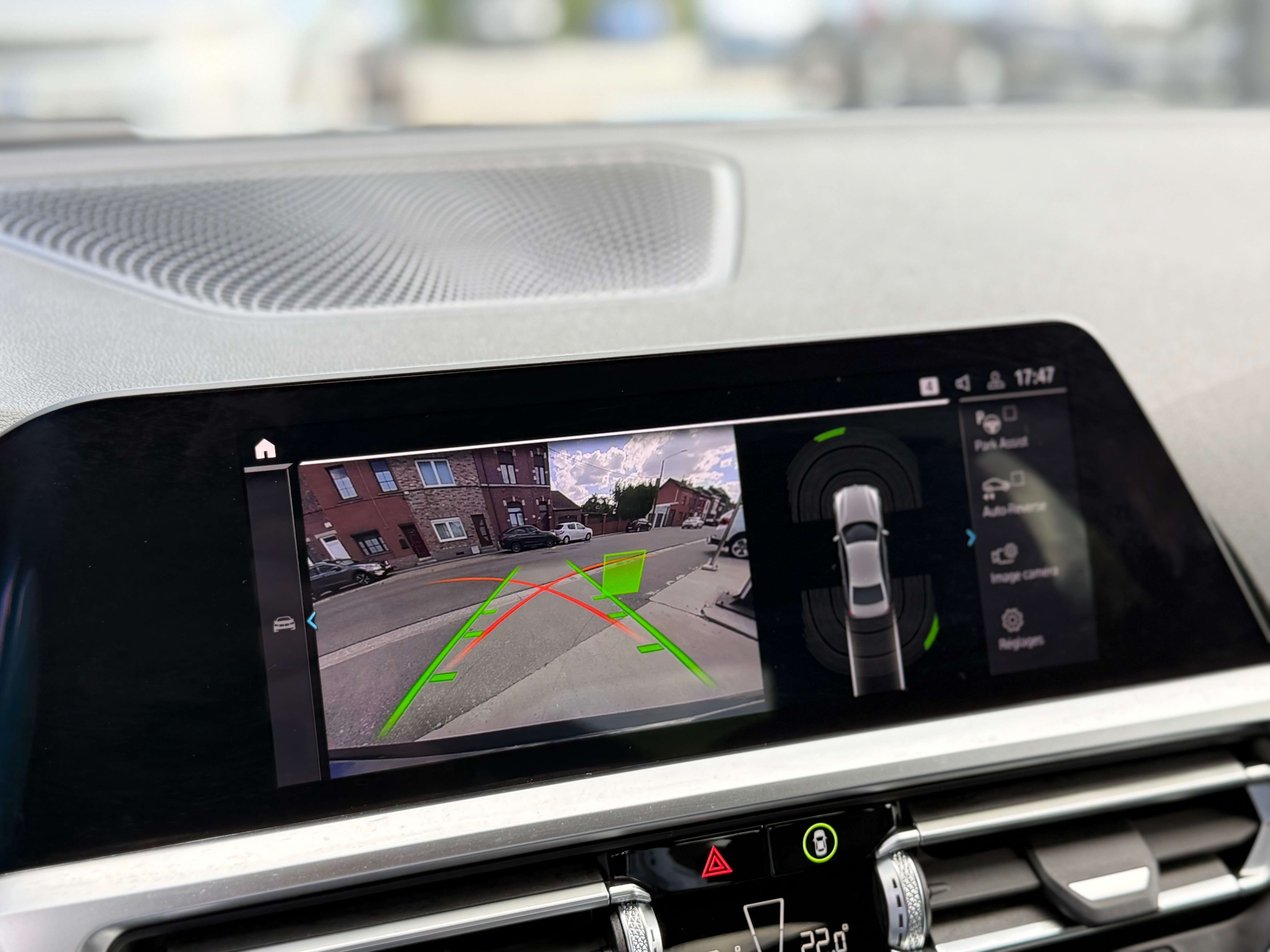 BMW 330 eA PHEV PACK M - COCKPIT - CAMERA - LINE ASSIST - FRONT ASSIST - PARK ASSIST - GARANTIE 12 MOIS