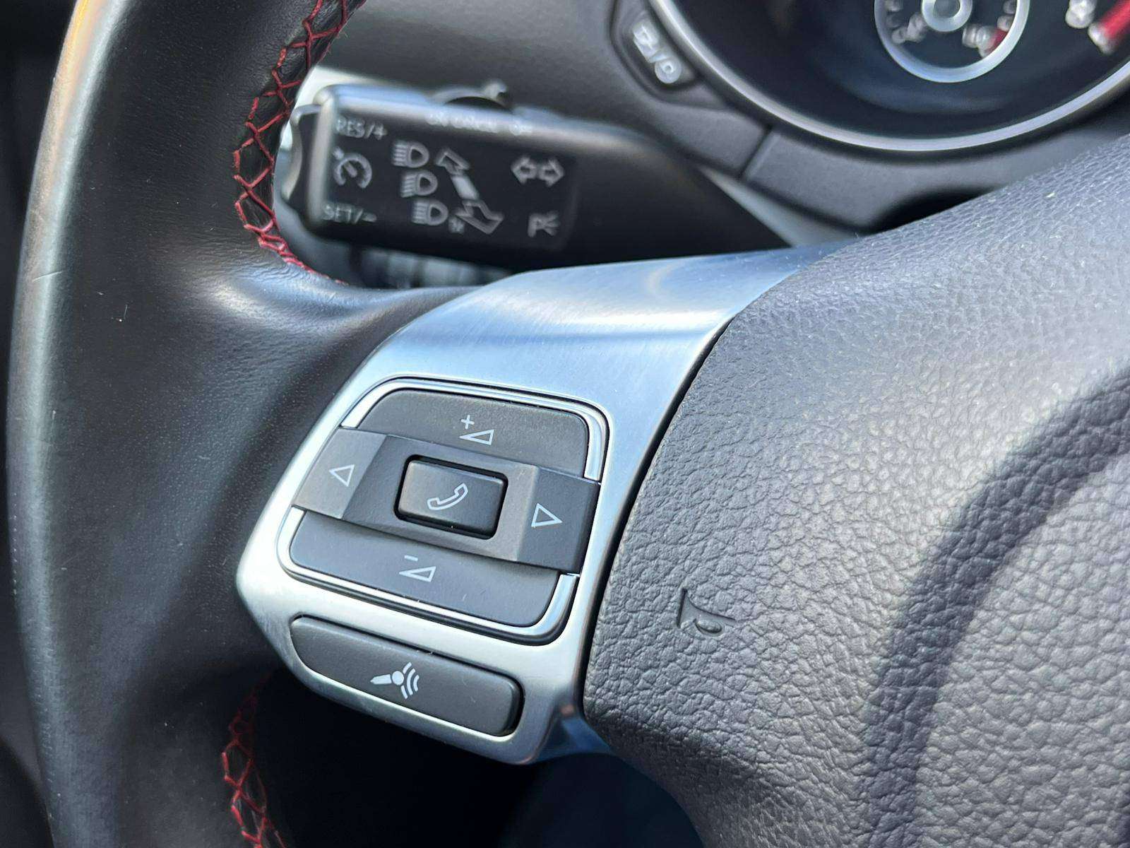 Volkswagen Golf GTI 2.0 TSI ADIDAS NAVI BI-XENON PDC CARNET COMPLET