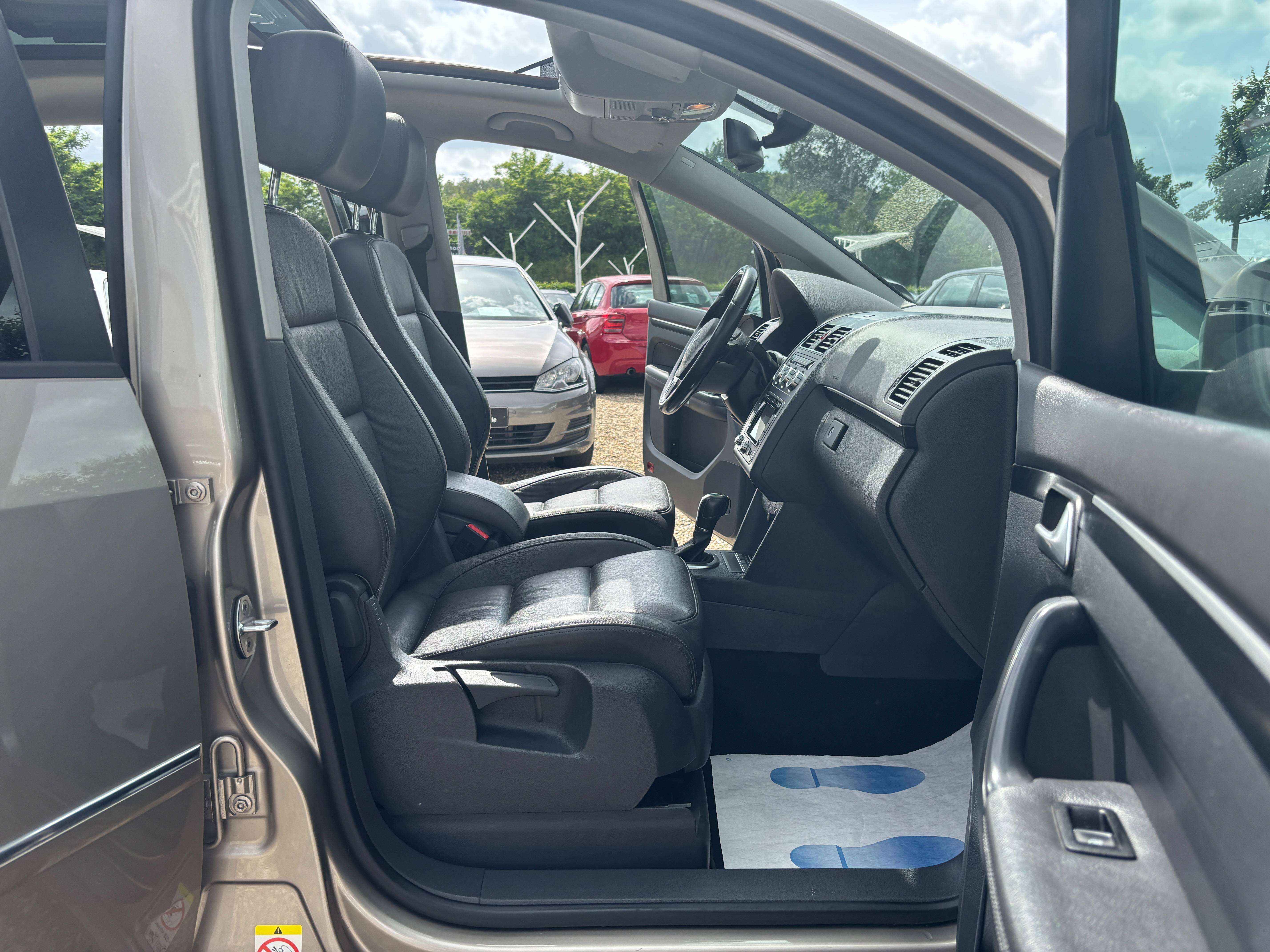 Volkswagen Touran 1.6 TDi DSG *7 PLACES*TOIT OUV*1ER PROPRIO*GARANTIE*