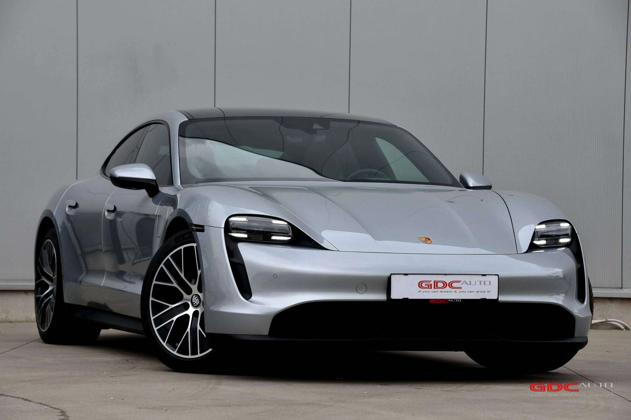 Porsche Taycan Taycan l Zetelverwarming l Panodak l Adaptive Cruise Control