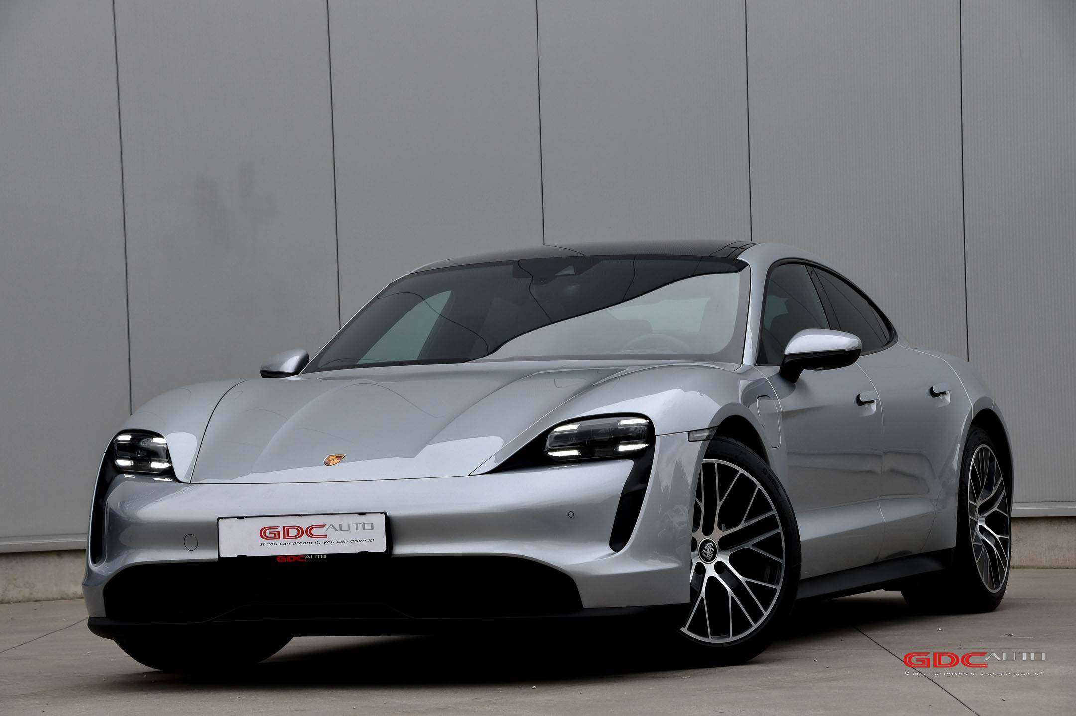 Porsche Taycan Taycan l Zetelverwarming l Panodak l Adaptive Cruise Control