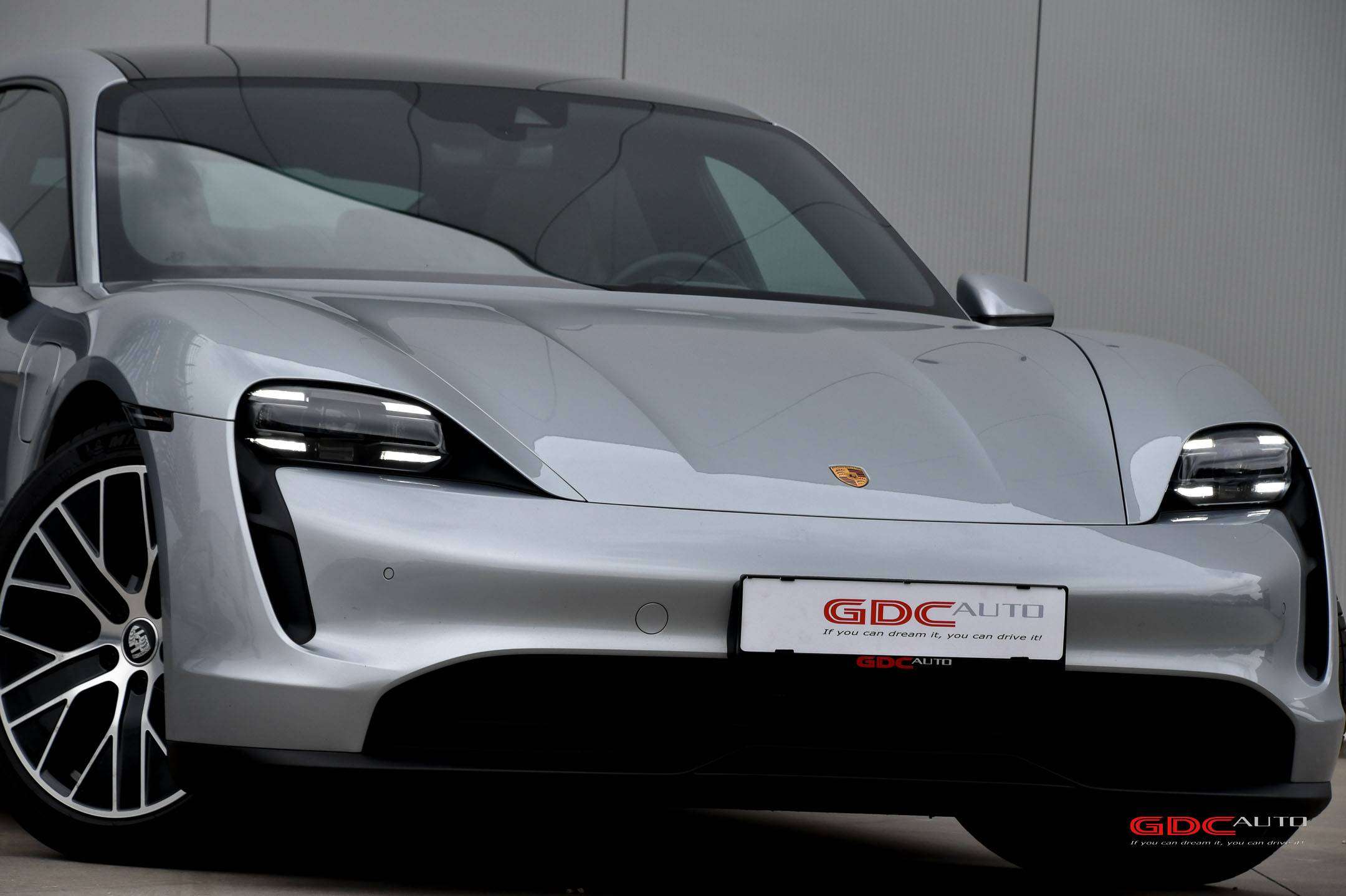 Porsche Taycan Taycan l Zetelverwarming l Panodak l Adaptive Cruise Control