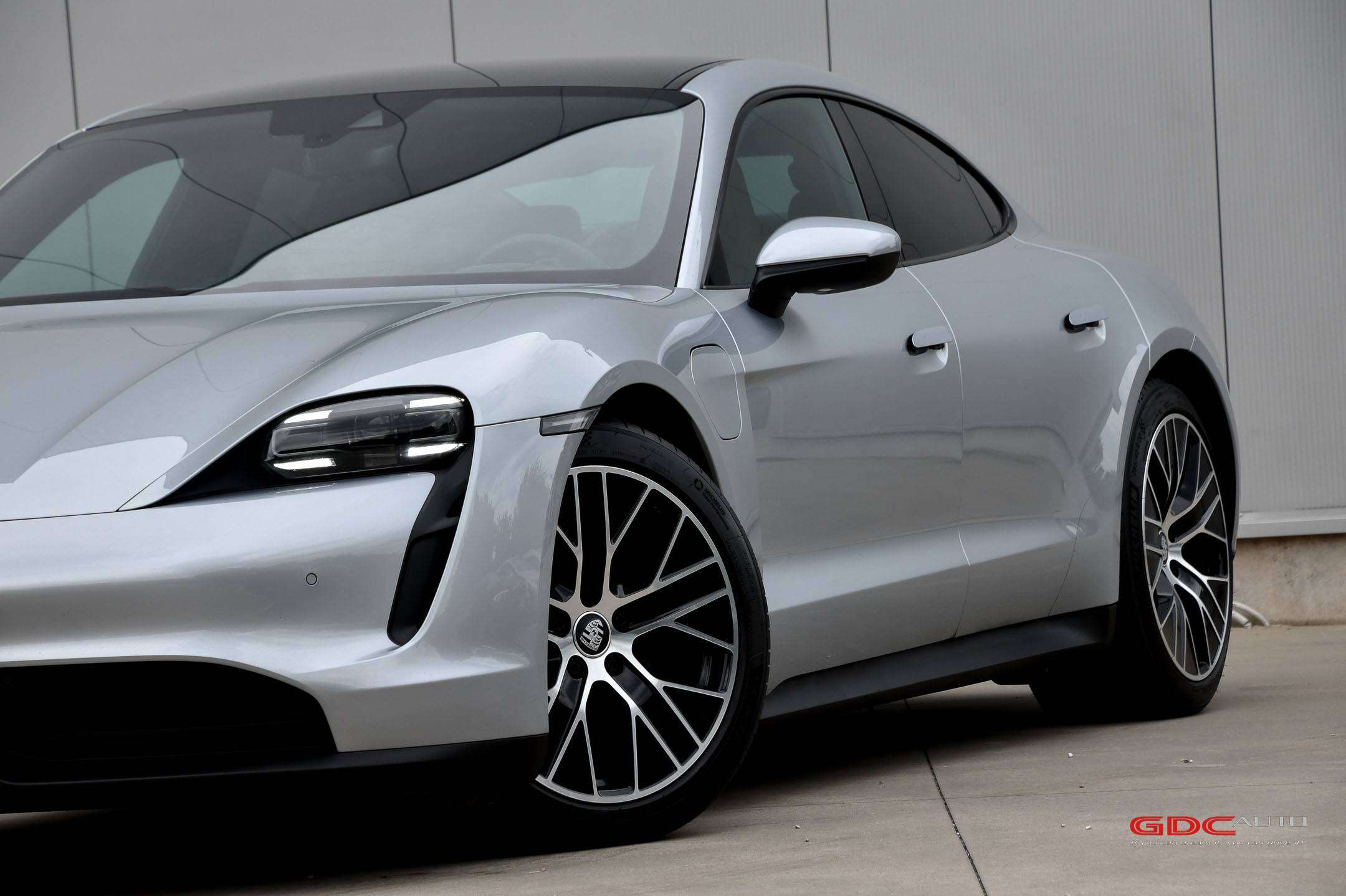 Porsche Taycan Taycan l Zetelverwarming l Panodak l Adaptive Cruise Control