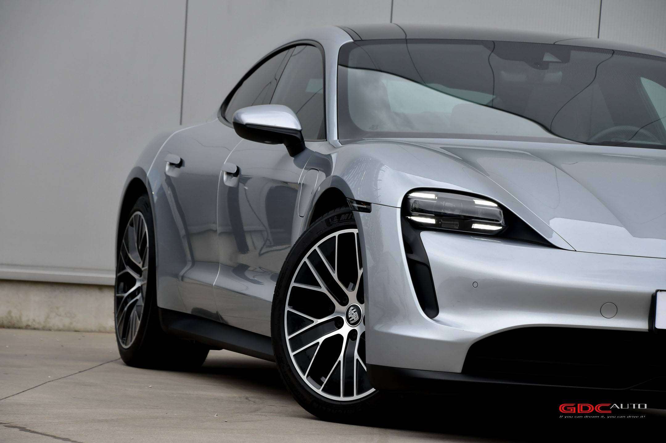 Porsche Taycan Taycan l Zetelverwarming l Panodak l Adaptive Cruise Control
