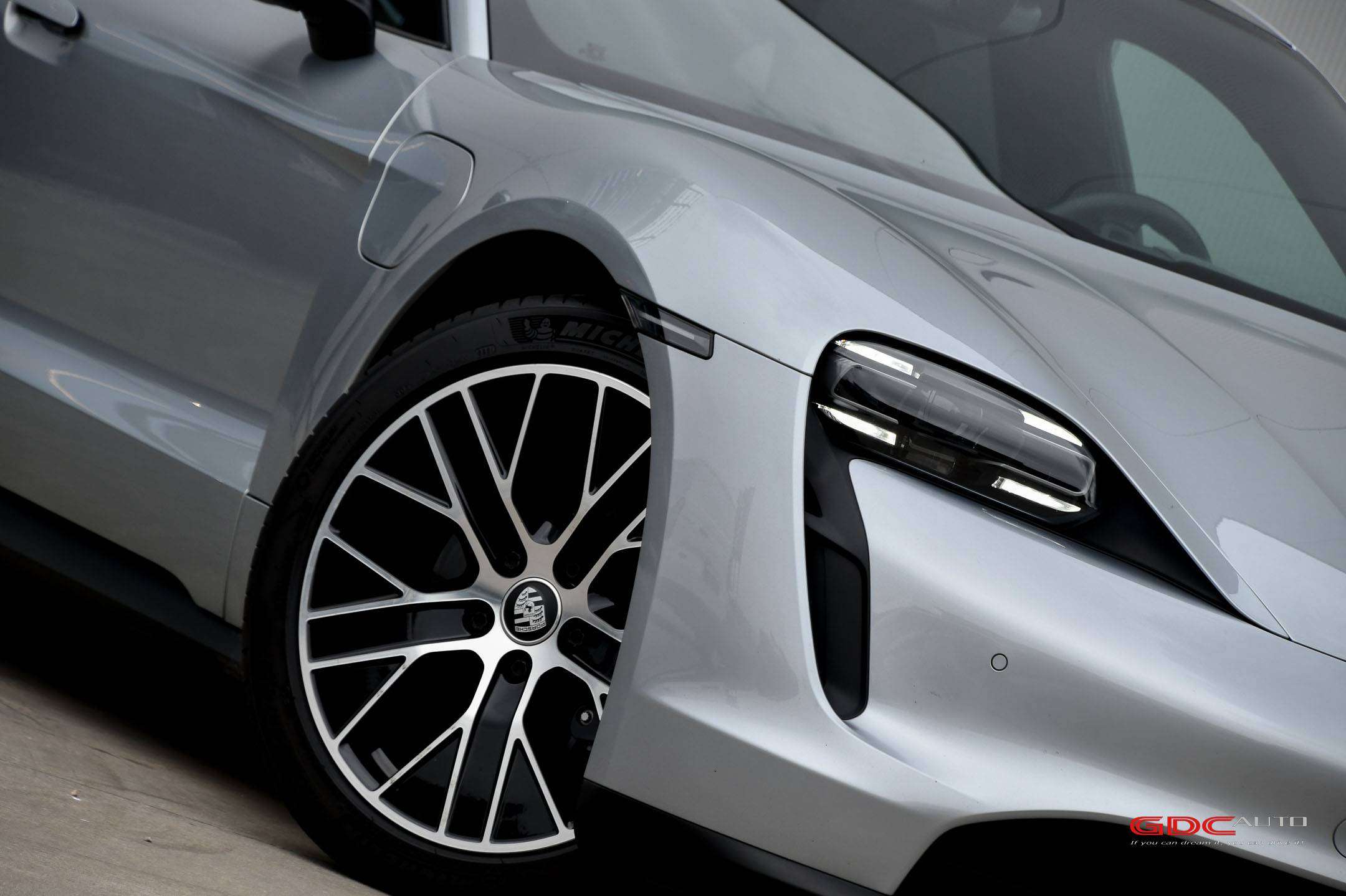Porsche Taycan Taycan l Zetelverwarming l Panodak l Adaptive Cruise Control