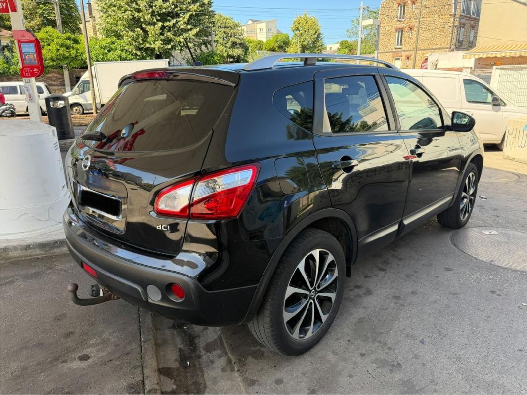 Nissan Qashqai SUIVI FACTURE CARNET TOIT PANO GPS CUIR CAMERA DE RECUL BLUETOOTH PAIEMENT 4/10 FOIS