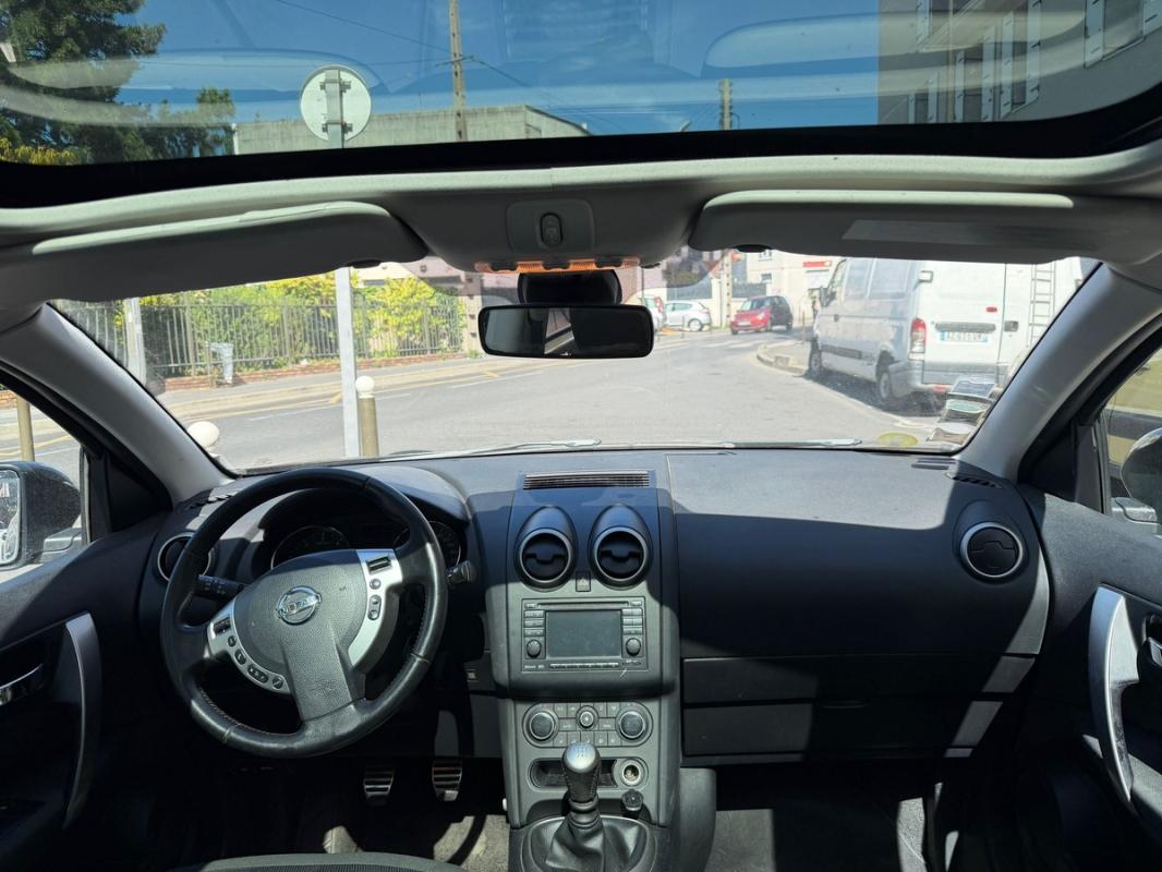 Nissan Qashqai SUIVI FACTURE CARNET TOIT PANO GPS CUIR CAMERA DE RECUL BLUETOOTH PAIEMENT 4/10 FOIS