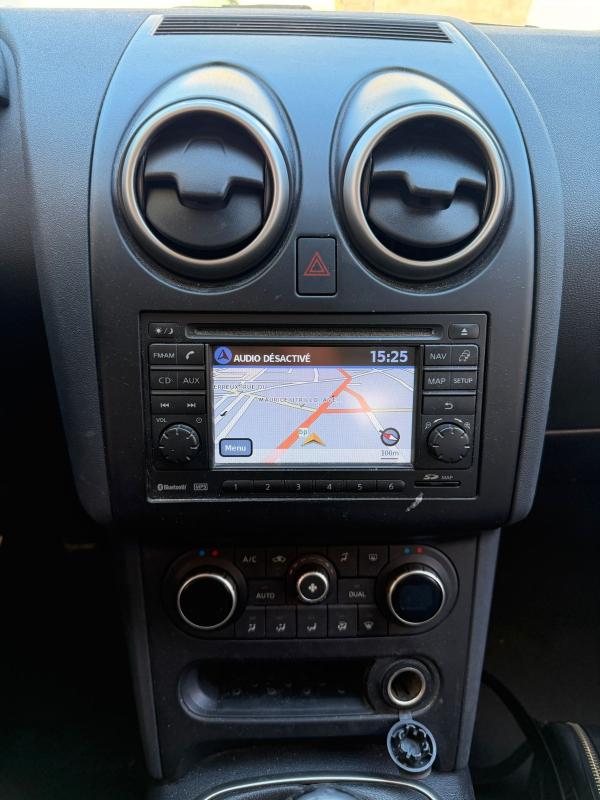 Nissan Qashqai SUIVI FACTURE CARNET TOIT PANO GPS CUIR CAMERA DE RECUL BLUETOOTH PAIEMENT 4/10 FOIS