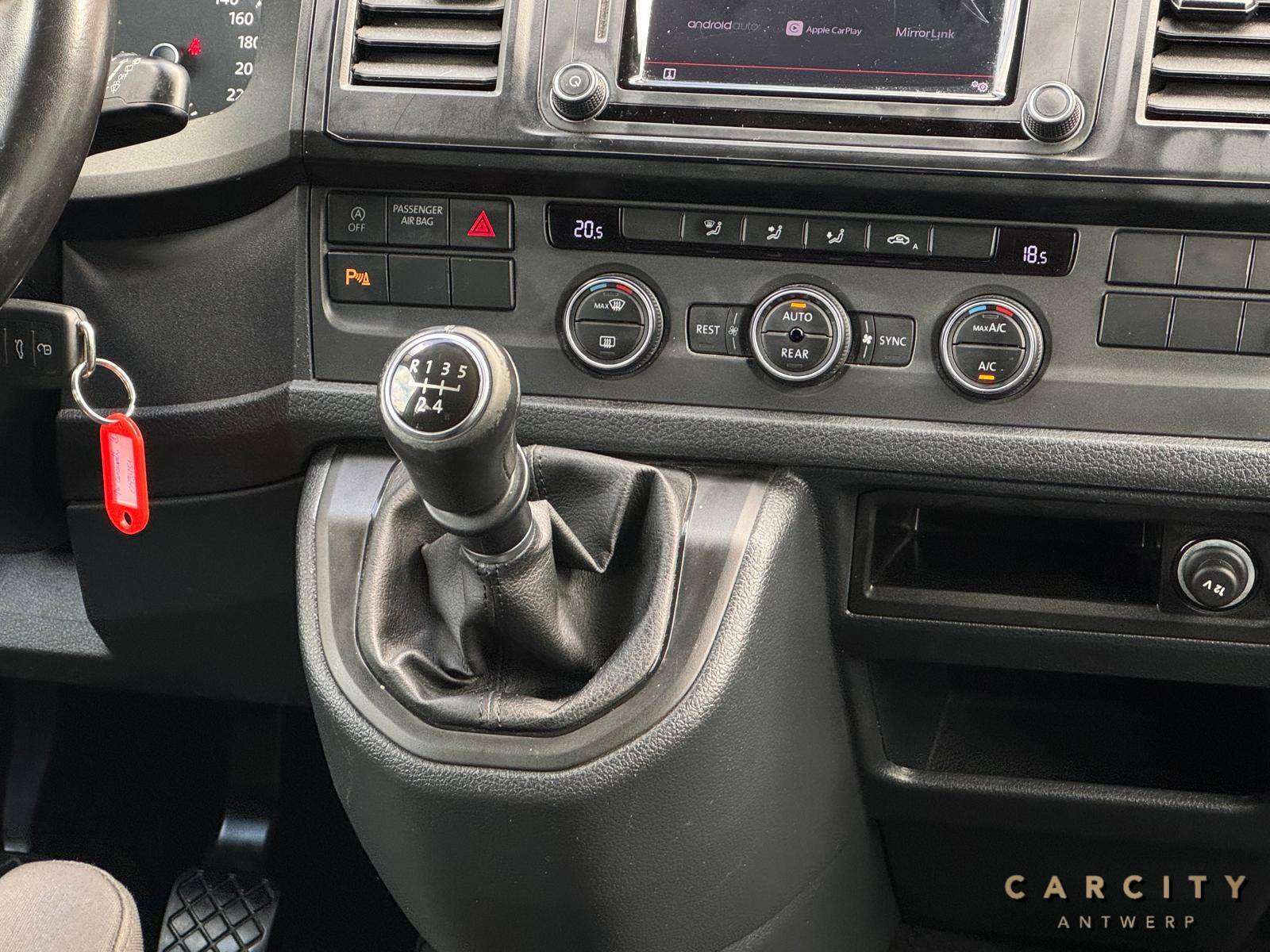Volkswagen T6 Caravelle T6 Caravelle 2.0 TDI Dubbelcabine | TREKHAAK | 5-ZIT | BLUETOOTH | AIRCO |