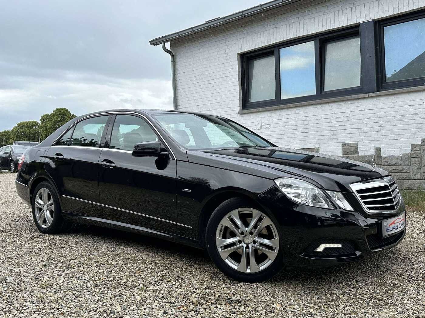 Mercedes-Benz E 220 CDI BE Avantgarde AUTOMATIQUE/XENON/LED/CUIR/SENSOR/CRUISE