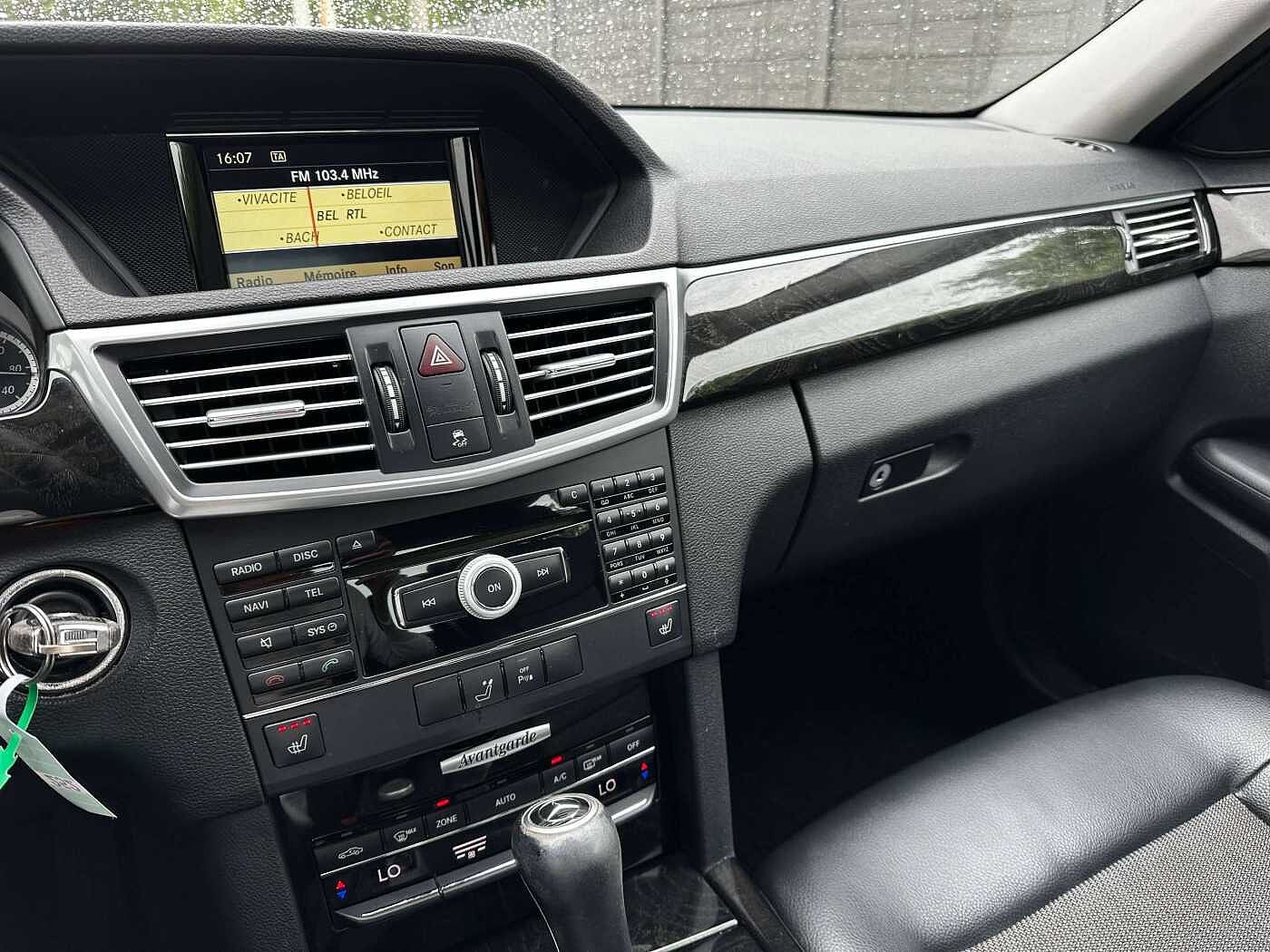 Mercedes-Benz E 220 CDI BE Avantgarde AUTOMATIQUE/XENON/LED/CUIR/SENSOR/CRUISE
