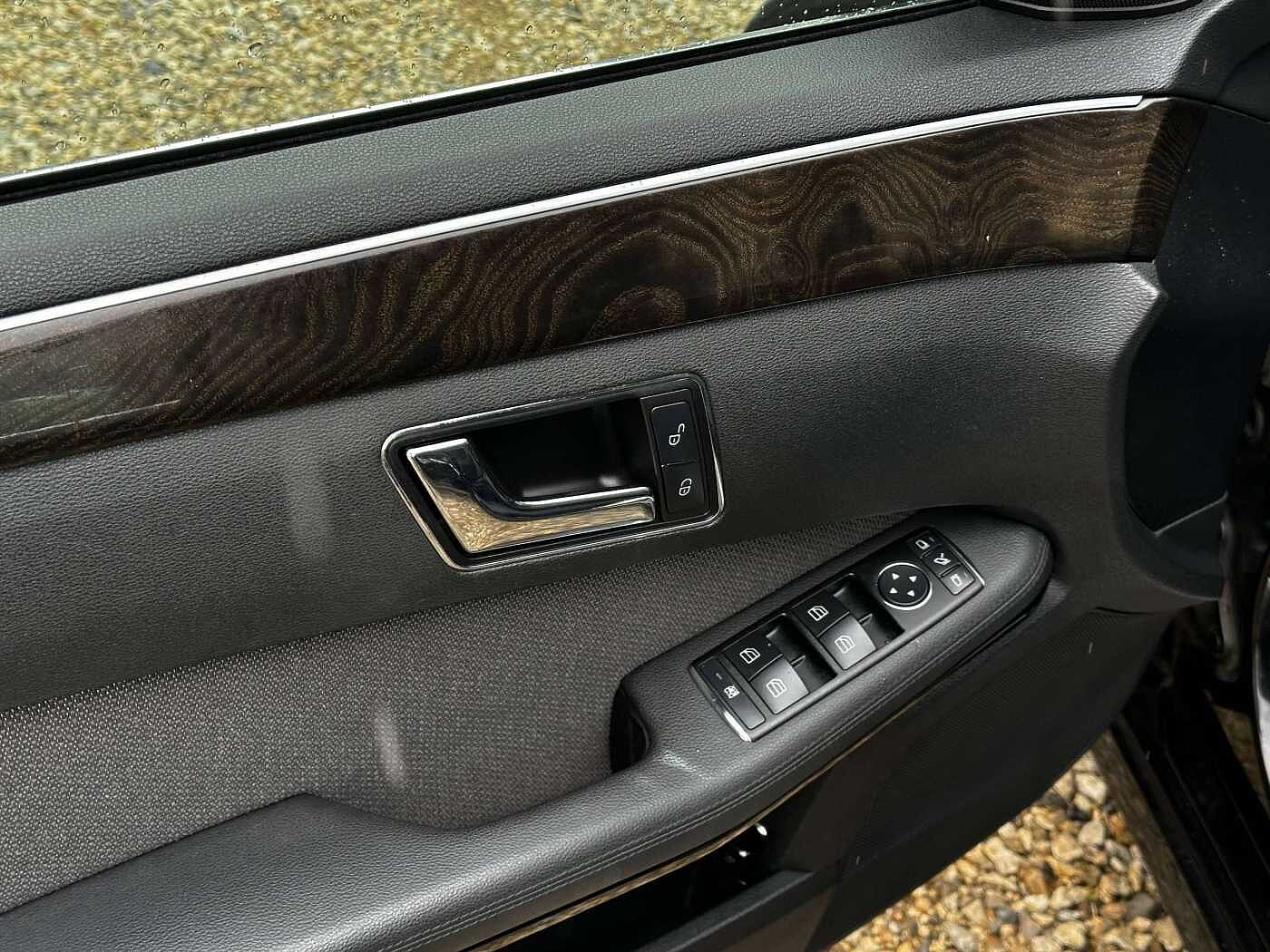 Mercedes-Benz E 220 CDI BE Avantgarde AUTOMATIQUE/XENON/LED/CUIR/SENSOR/CRUISE