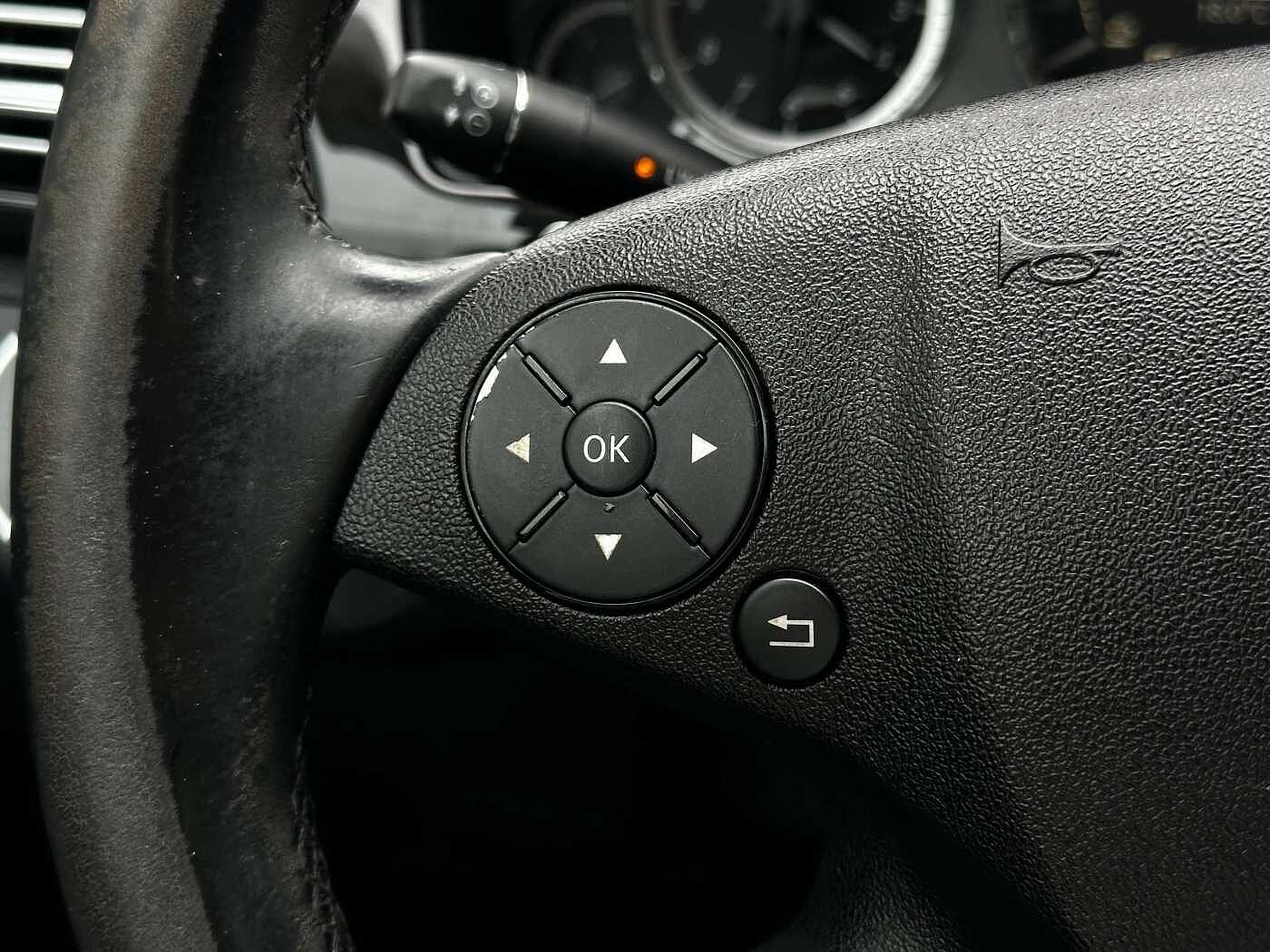 Mercedes-Benz E 220 CDI BE Avantgarde AUTOMATIQUE/XENON/LED/CUIR/SENSOR/CRUISE