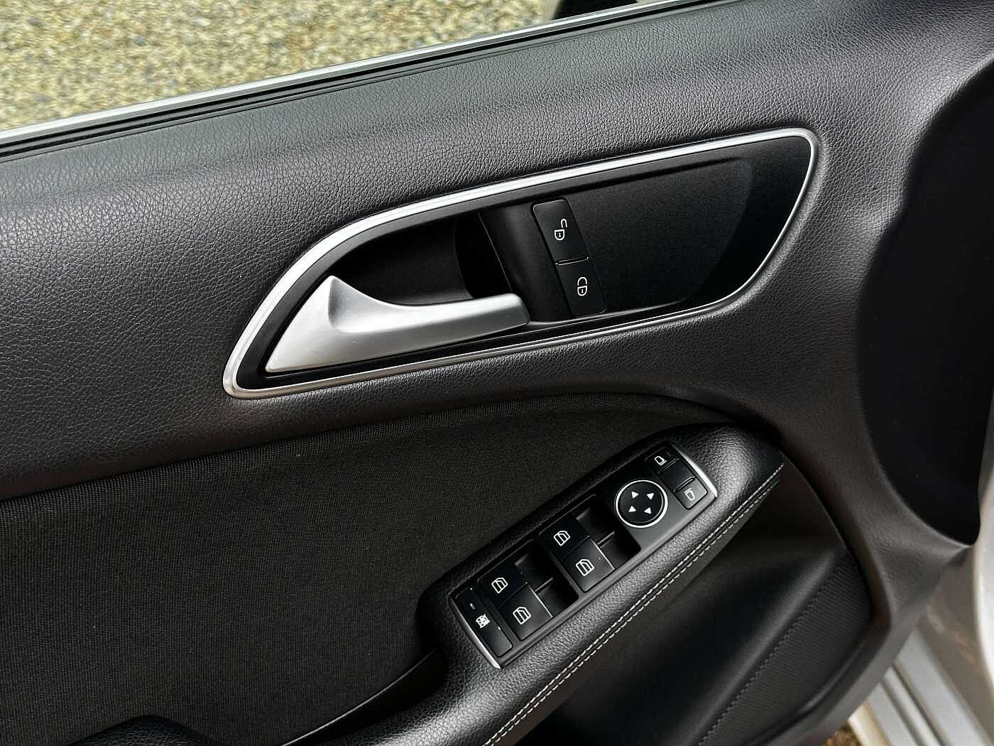 Mercedes-Benz B 180 d BE Edition NEW MODEL/XENON/LED/GPS/CAMERA/SENSOR/TRES PROPRE!!!